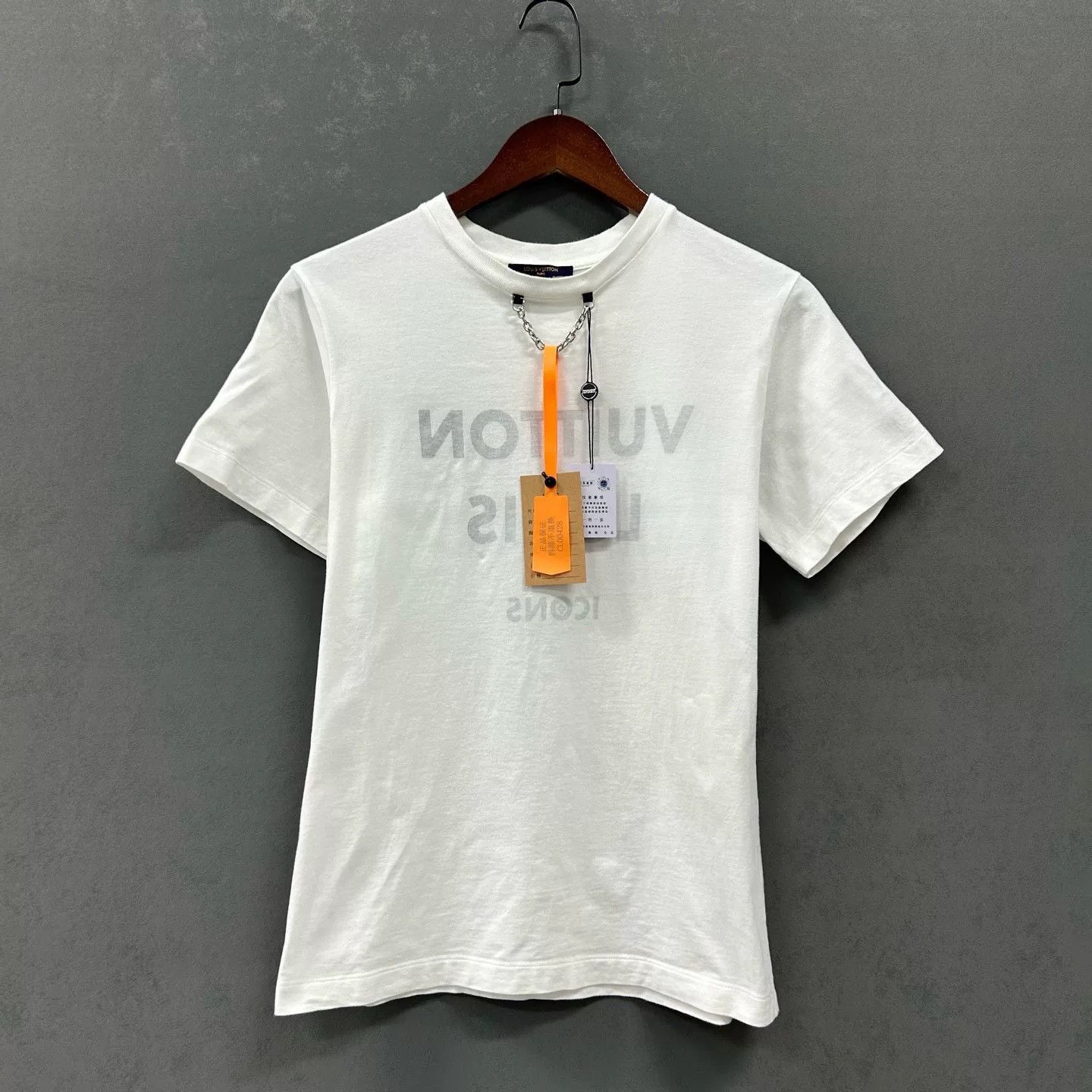 Louis Vuitton Louis Vuitton Chain Logo Print White Tee Size US S / EU 44-46 / 1 - 1 Thumbnail