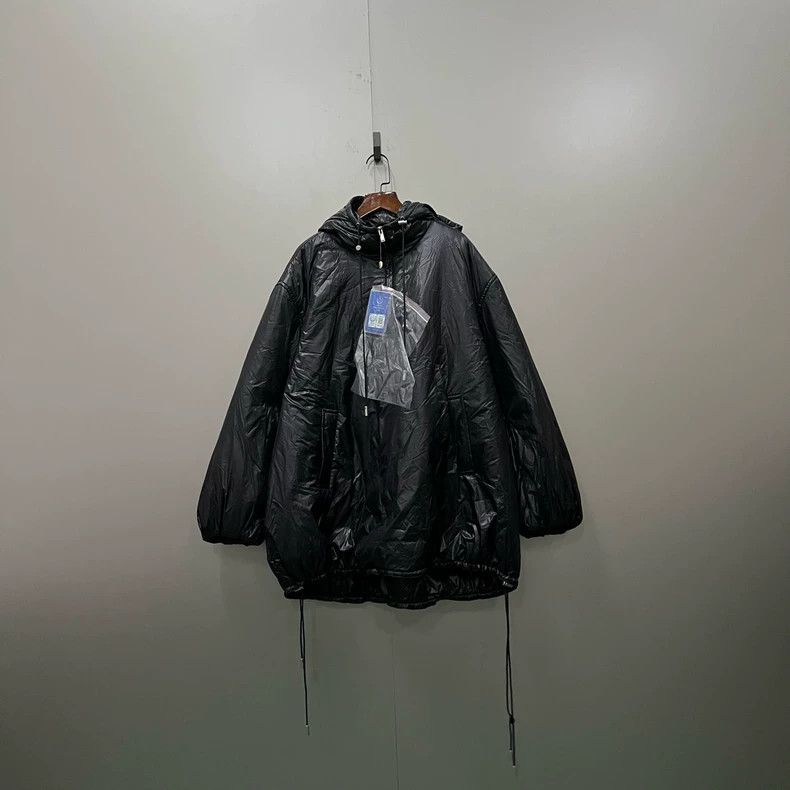 Yves Saint Laurent saint Laurent Black drawstring hooded down jacket 2501-Next Size XS / US 0-2 / IT 36-38 - 1 Thumbnail