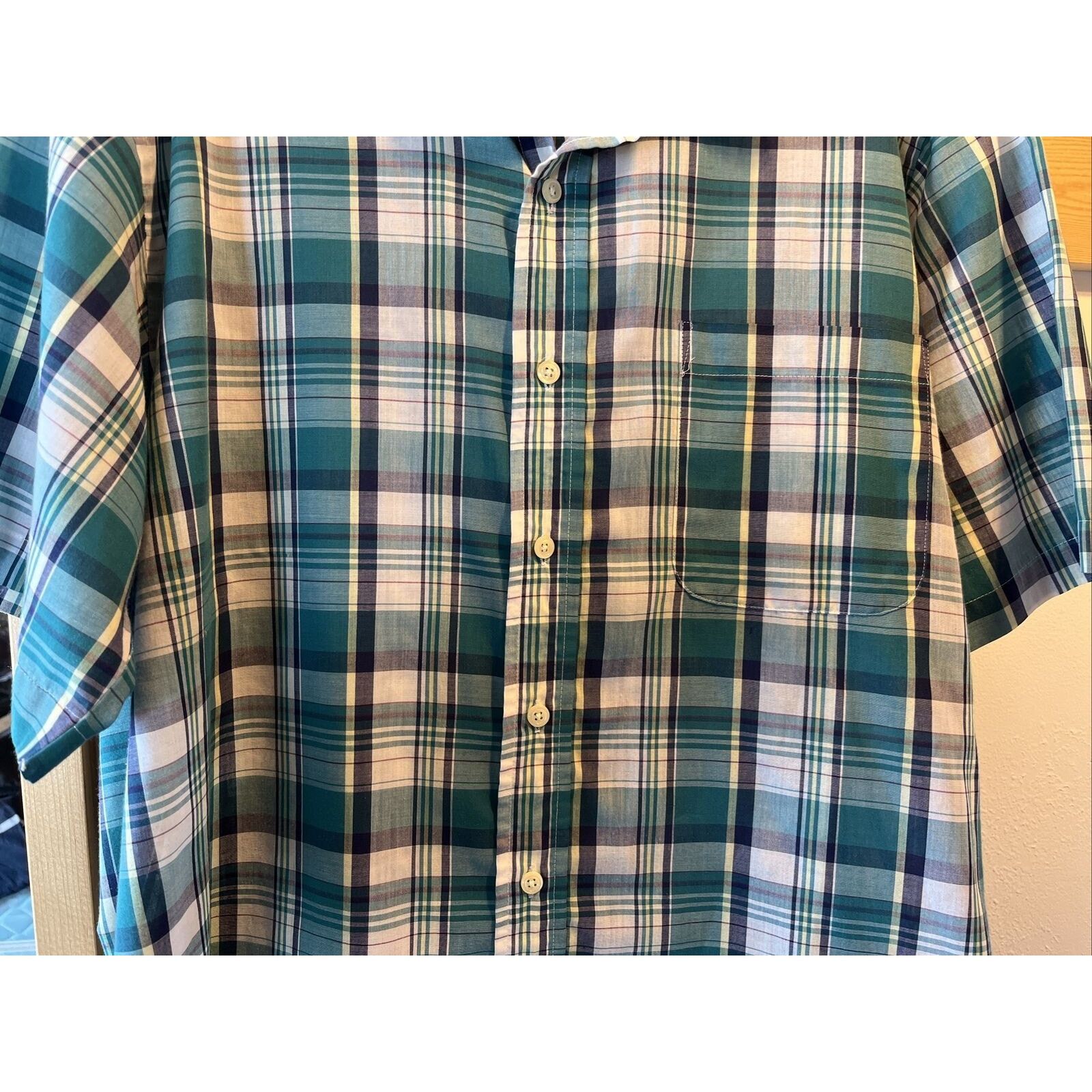 Other Windridge mens L Green plaid SS Button polyester blend shirt Size US L / EU 52-54 / 3 - 7 Thumbnail
