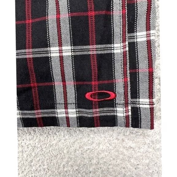 Oakley Oakley Shorts Mens 32 Black Red Plaid Khaki Chino Flat Front Embroidered Stretch Size US 32 / EU 48 - 7 Thumbnail