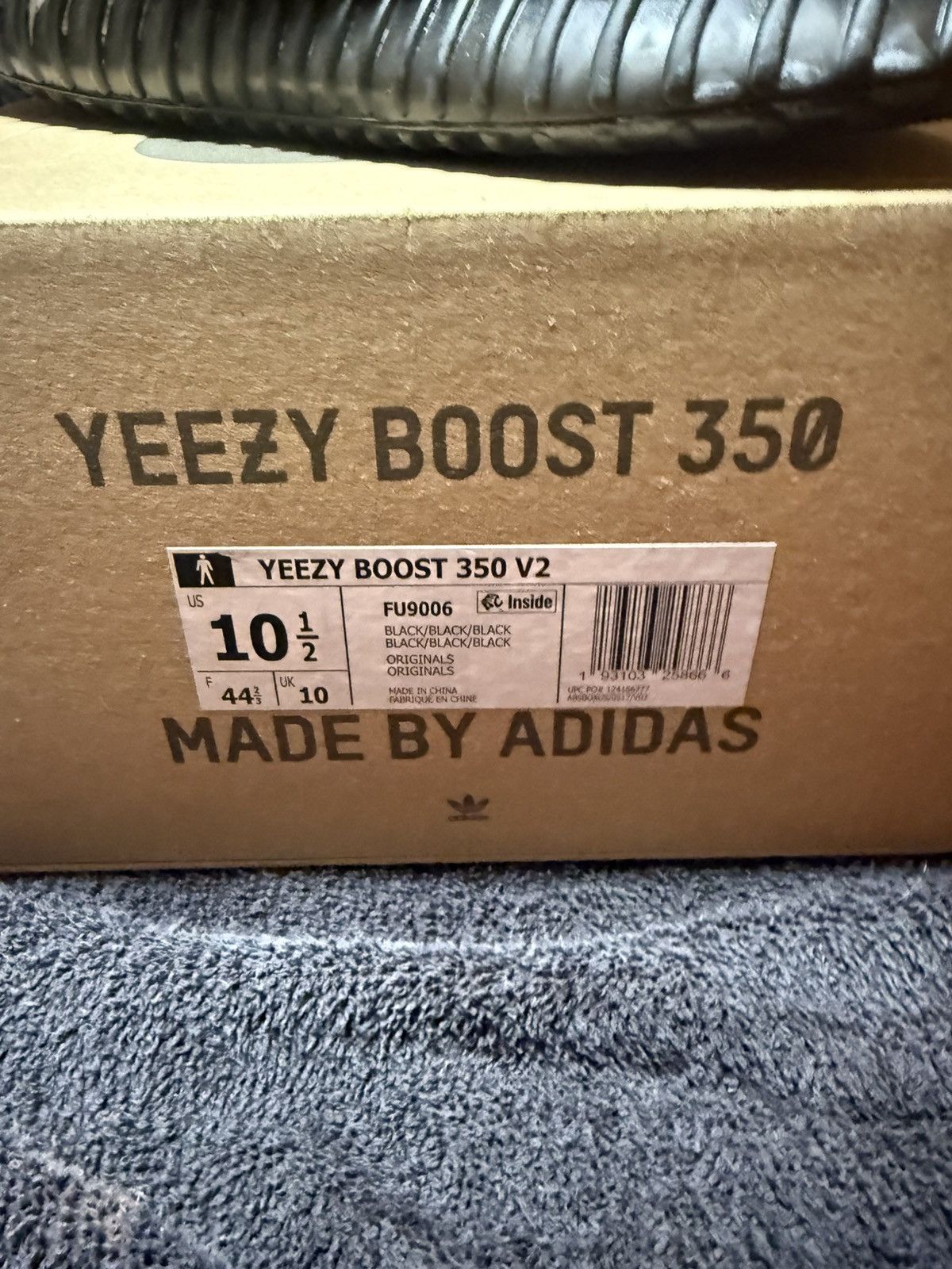 Adidas × Kanye West Adidas yeezy boost 350 v2 BLACK Size US 10.5 / EU 43-44 - 2 Thumbnail