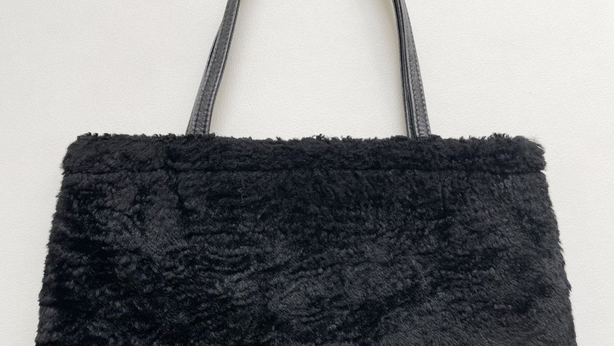 Miu Miu A/W 1999 Black Shearling Mini Hand Bag Size ONE SIZE - 7 Thumbnail