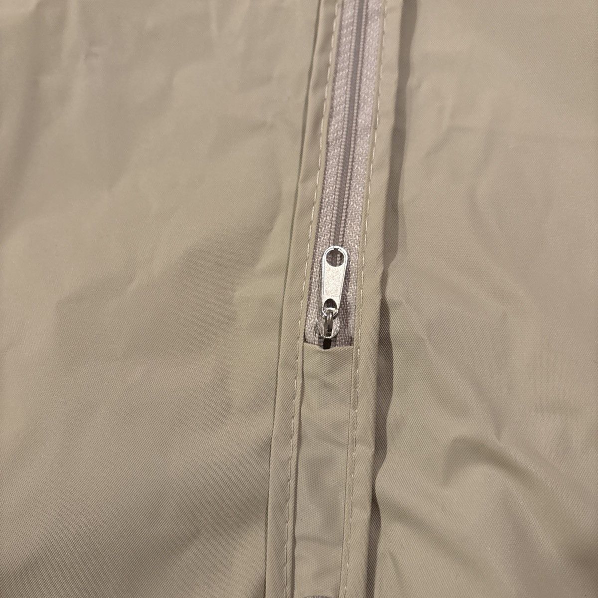 Burberry Burberry Hanger & Luggage Garment Bag Beige Zipper 52x23” Size ONE SIZE - 6 Thumbnail