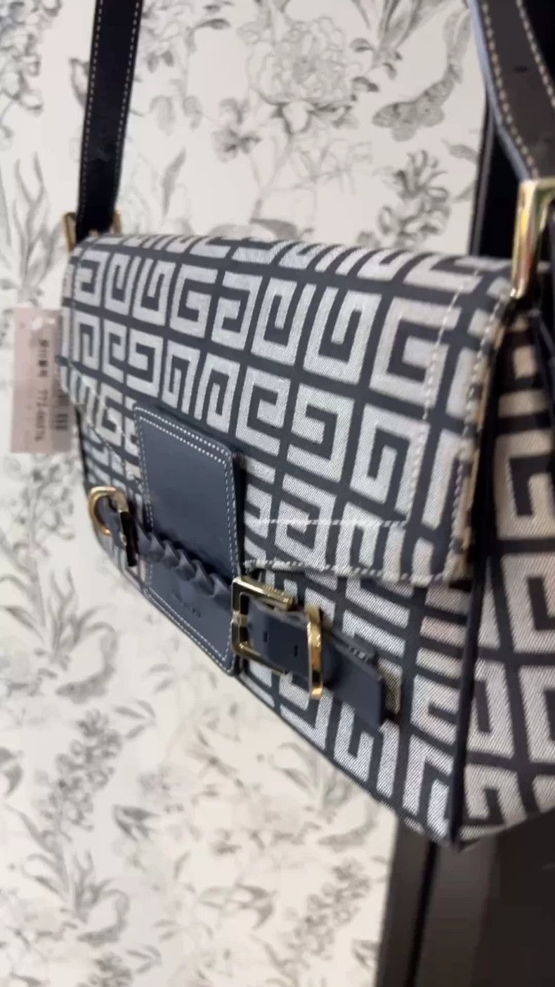 Givenchy Givenchy Crossbody Bag Size ONE SIZE - 1 Thumbnail