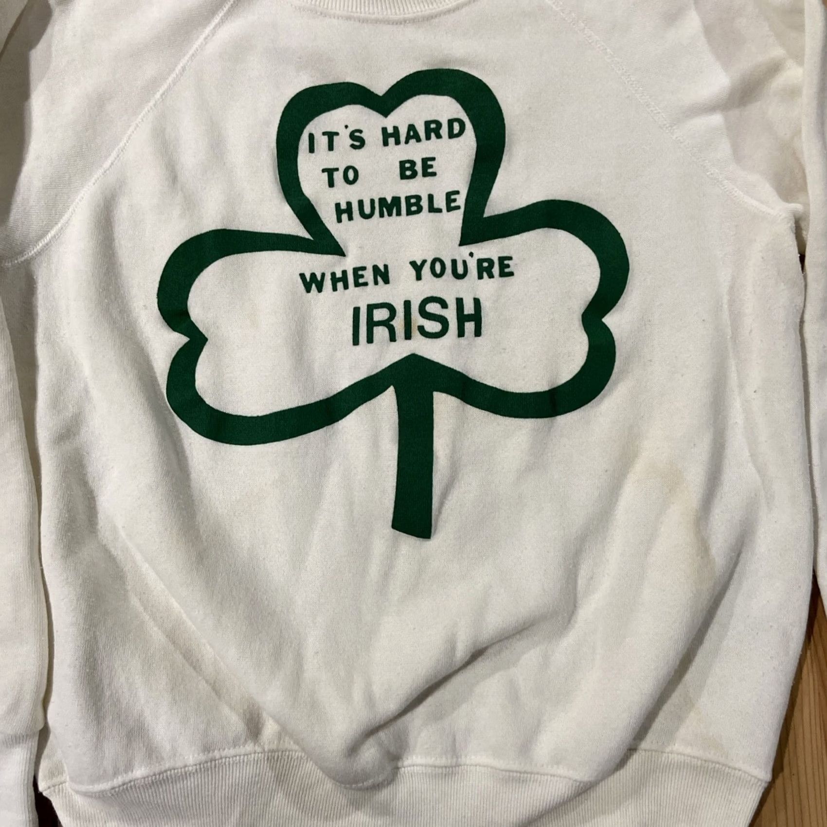 Vintage VINTAGE 80s Bassett Walker White Hard to Be Humble When You're Irish Medium Sweater V-Neck Pullover Cotton Unisex Adults M White 80s Theme Mens/Womens Size US M / EU 48-50 / 2 - 2 Thumbnail