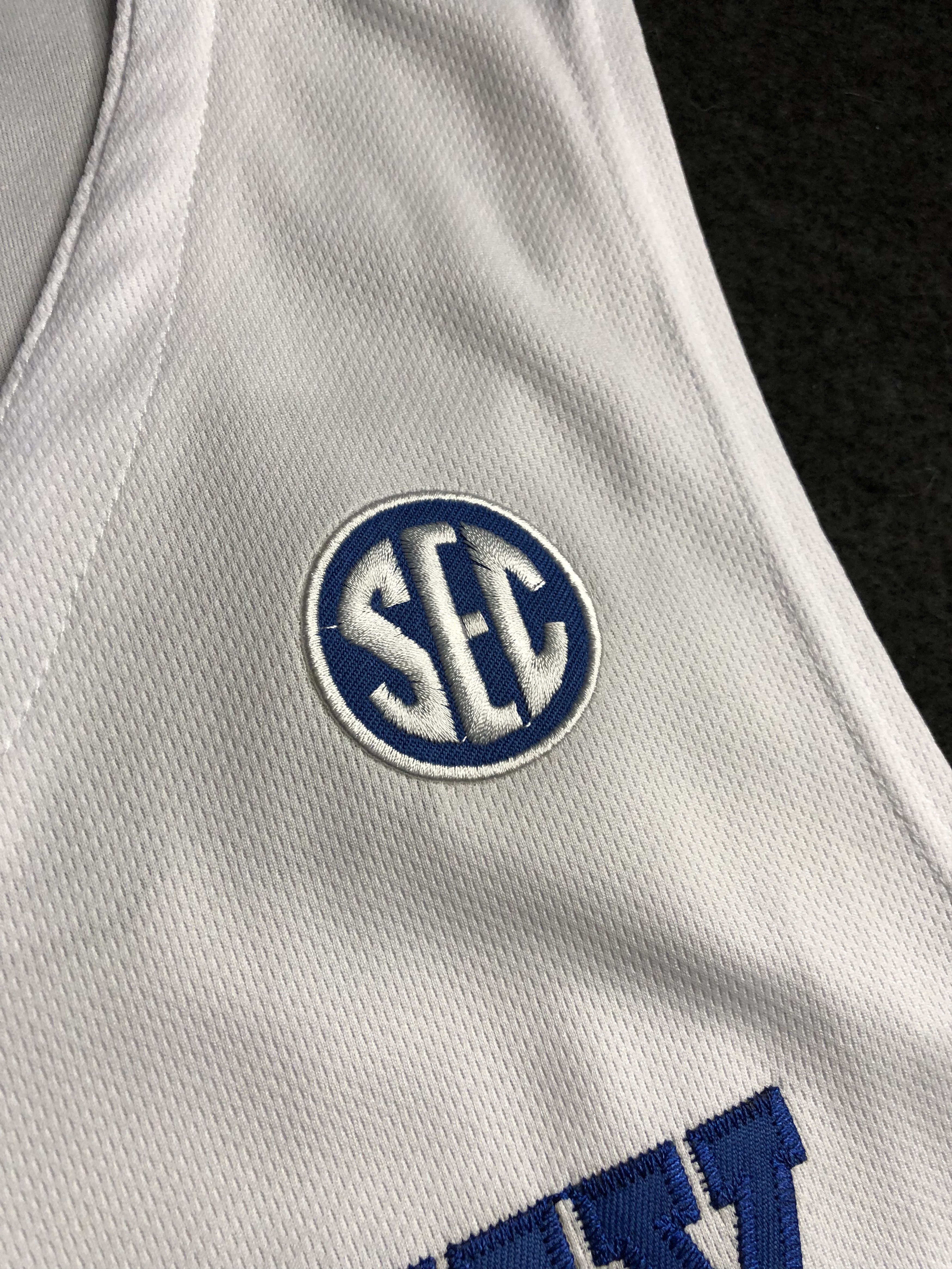 Vintage Book NCAA White Jersey Size US M / EU 48-50 / 2 - 6 Thumbnail