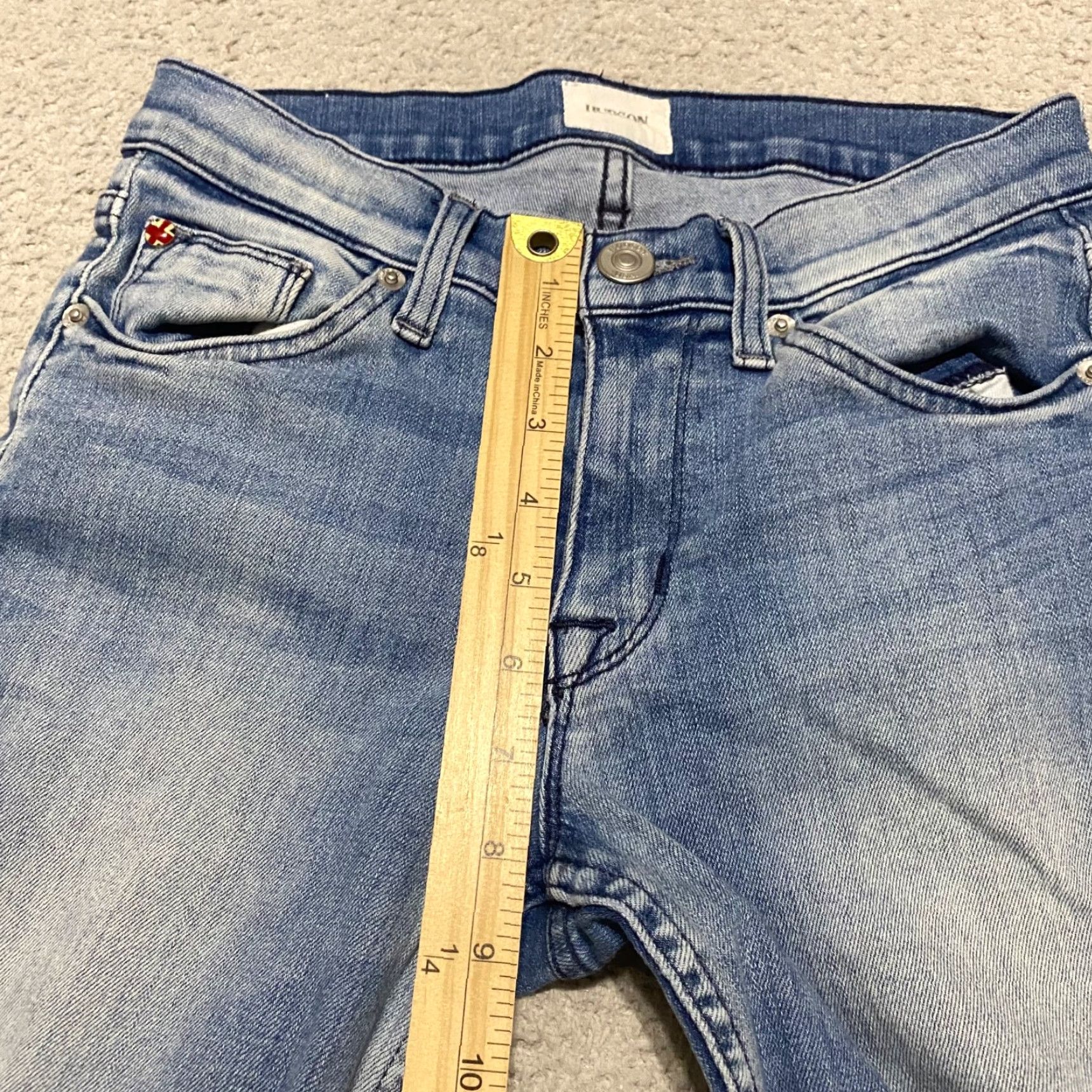 Hudson Hudson Jeans Womens sz 25 Jeans Blue Denim Medium Wash Capri Mid Rise Capris Womens Jeans Size 42" / US 20 - 7 Thumbnail