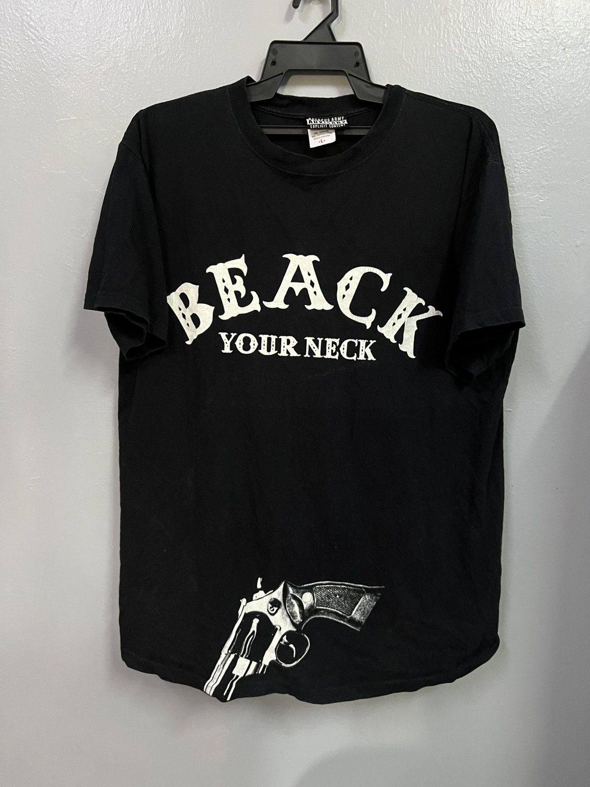 Vintage OCTOPUS ARMY BEACK YOUR NECK GUN GRAPHIC TEE Size US L / EU 52-54 / 3 - 1 Thumbnail