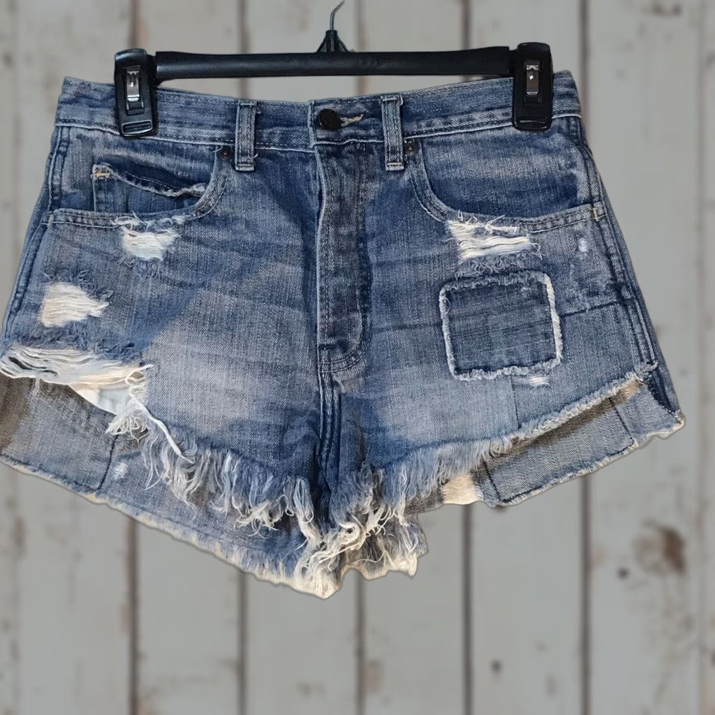 Abercrombie & Fitch Abercrombie & Fitch Patchwork Cut-Off Jeans Juniors Size 26 Blue Denim Casual Women Size 26" / US 2 / IT 38 - 1 Thumbnail