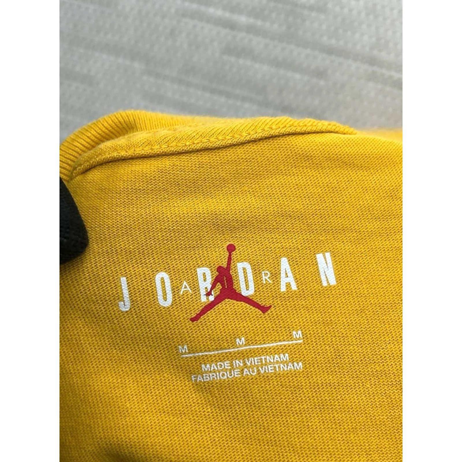 Jordan Brand Air Jordan Shirt Mens Medium Yellow Cotton Pullover Size US M / EU 48-50 / 2 - 3 Thumbnail