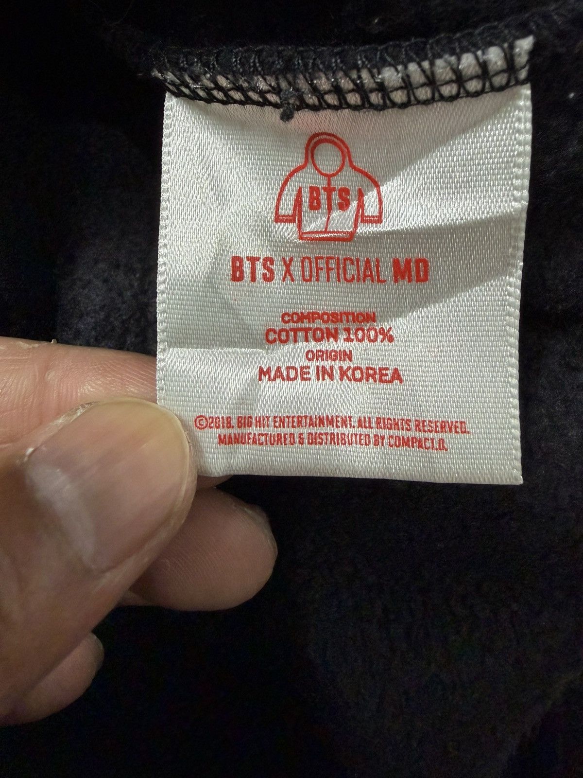 Band Tees BTS WORLD TOUR' LOVE YOURSELF Size US L / EU 52-54 / 3 - 7 Thumbnail