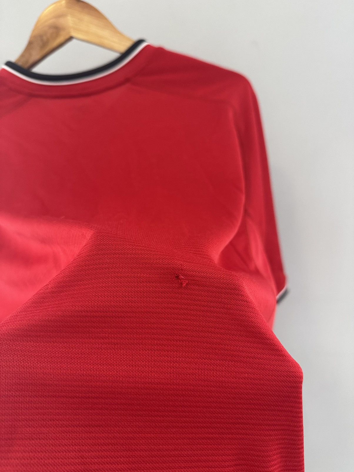 Umbro × Vintage 2000-2002 FC Manchester United Umbro Vodafone jersey vintage Size US XL / EU 56 / 4 - 9 Thumbnail