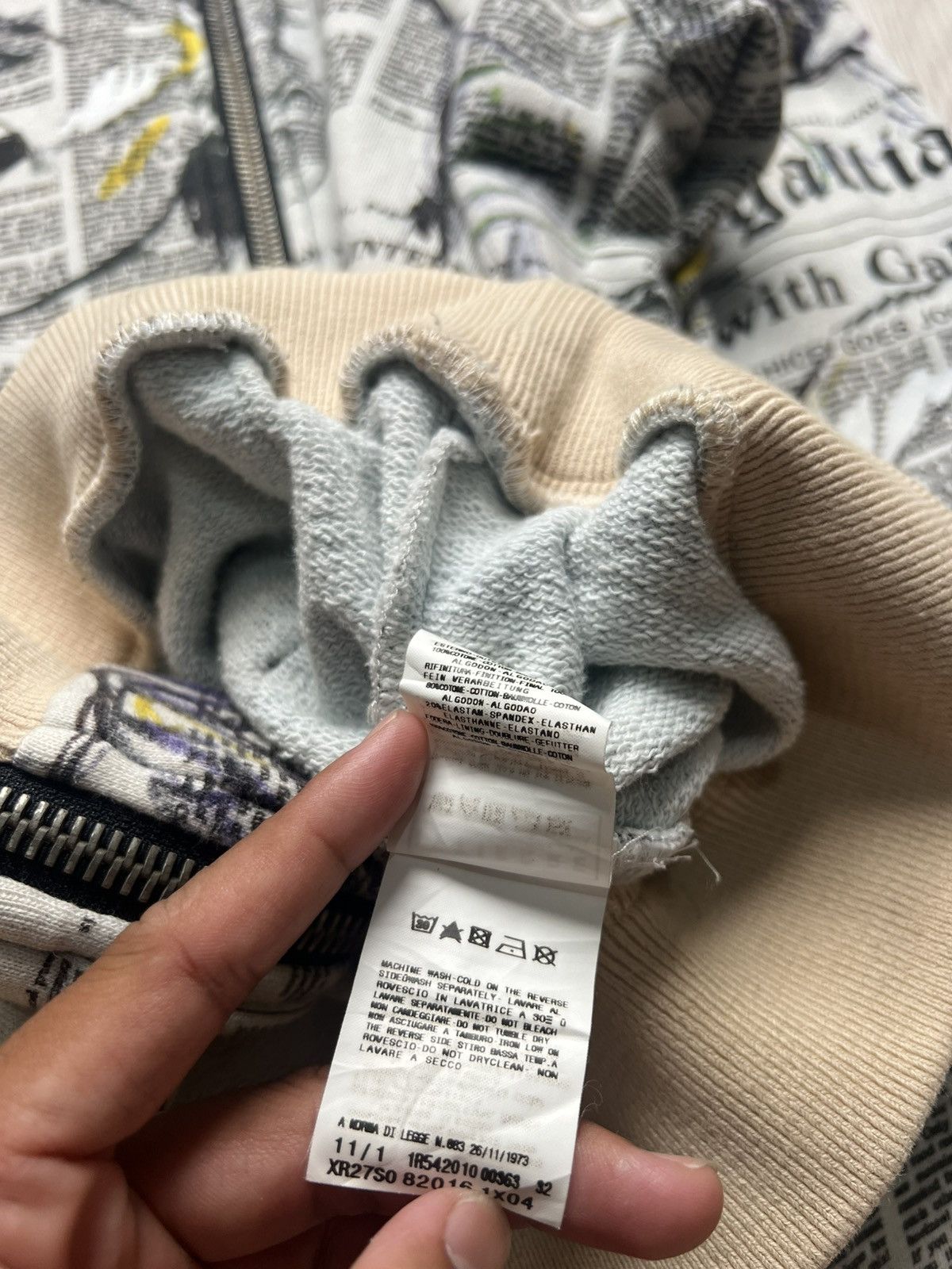 John Galliano John Galliano Gazette Newspaper Print Zip Hoodie Size US M / EU 48-50 / 2 - 9 Thumbnail