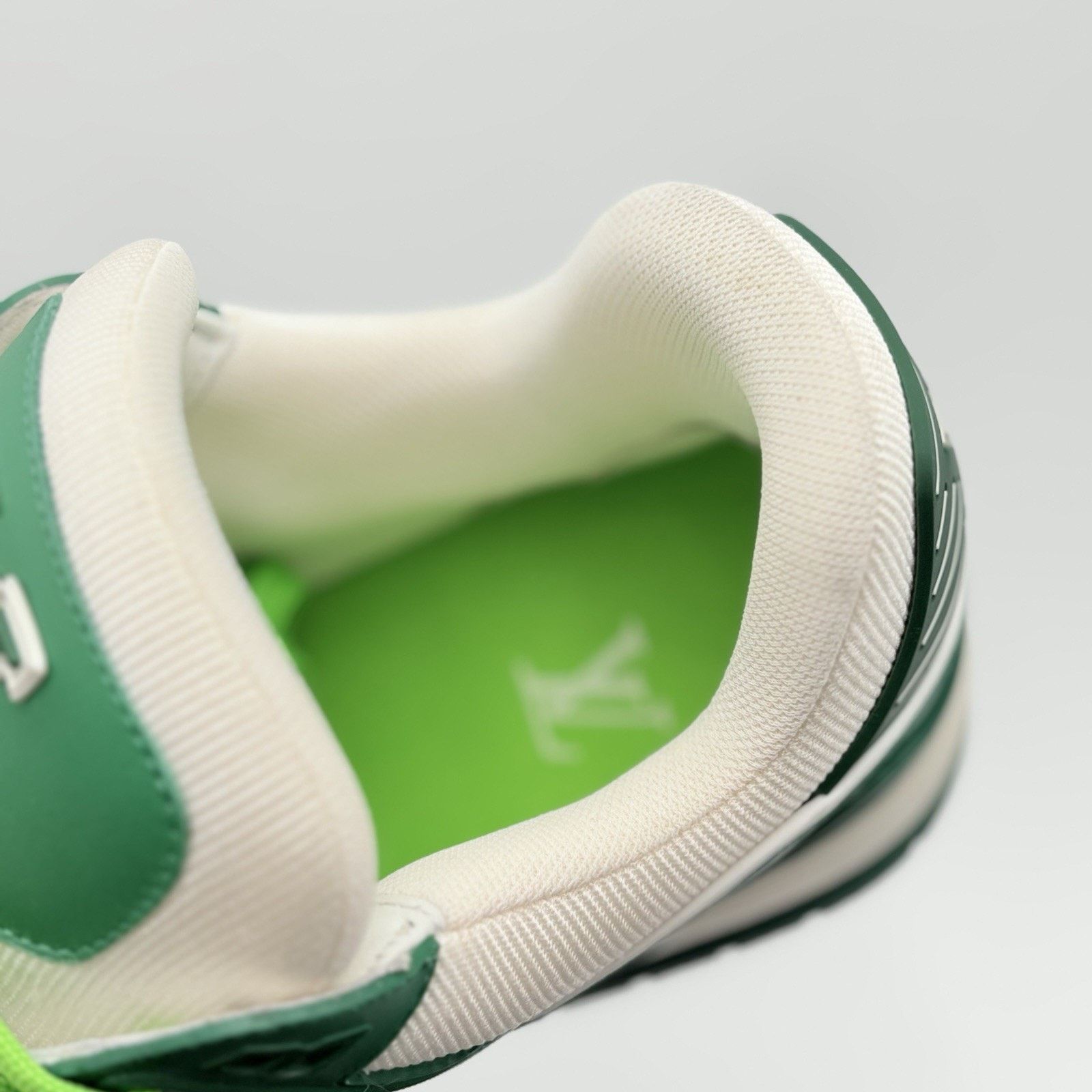 Louis Vuitton (8-8.5 US) Louis Vuitton LV Trainer ' Green ' | EXCELLENT! Size US 8 / EU 41 - 6 Thumbnail