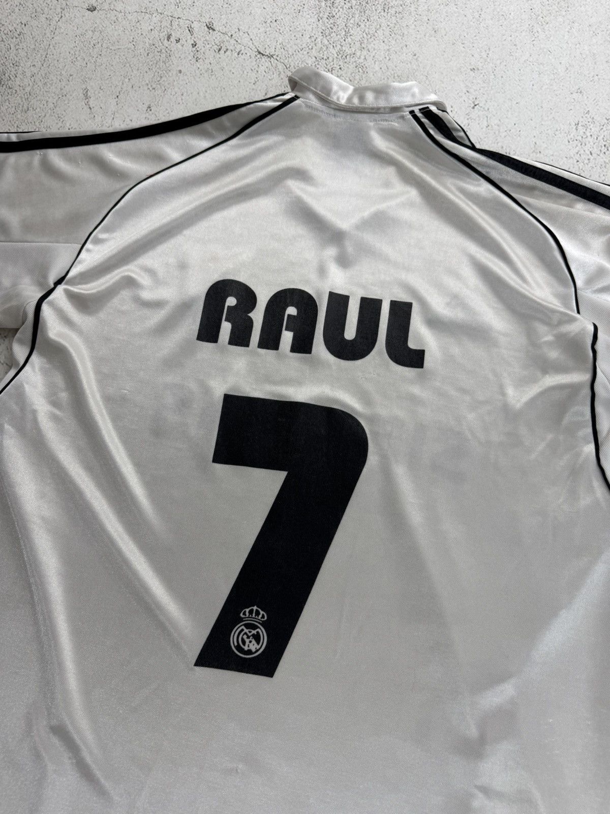Adidas Adidas Real Madrid 7 Raul 2005 2006 Siemens Home Jersey Size US M / EU 48-50 / 2 - 13 Thumbnail