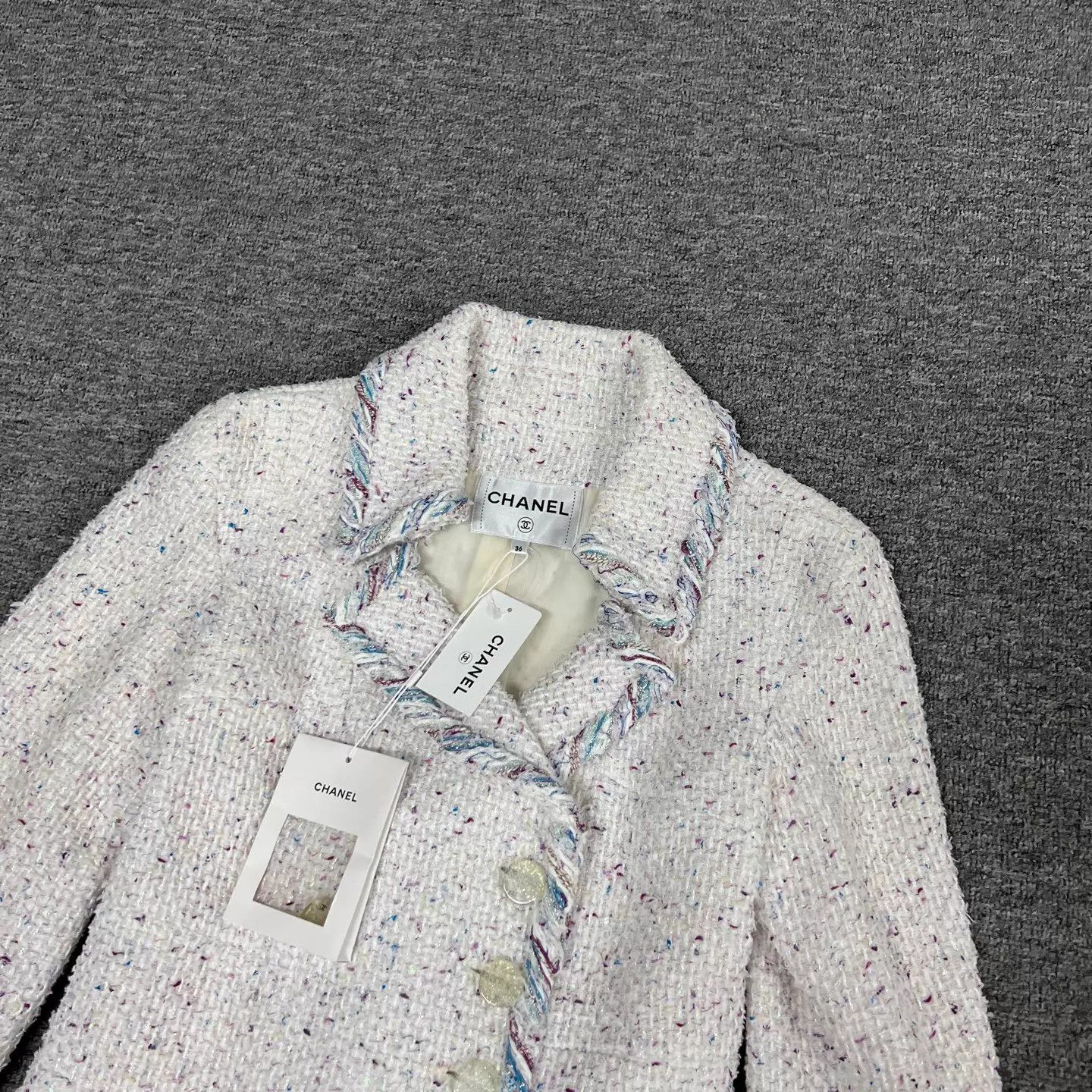 Chanel Chanel Classic Tweed Jacket Multi Dot Trim Slim 9/10 NWT Size XS / US 0-2 / IT 36-38 - 3 Thumbnail