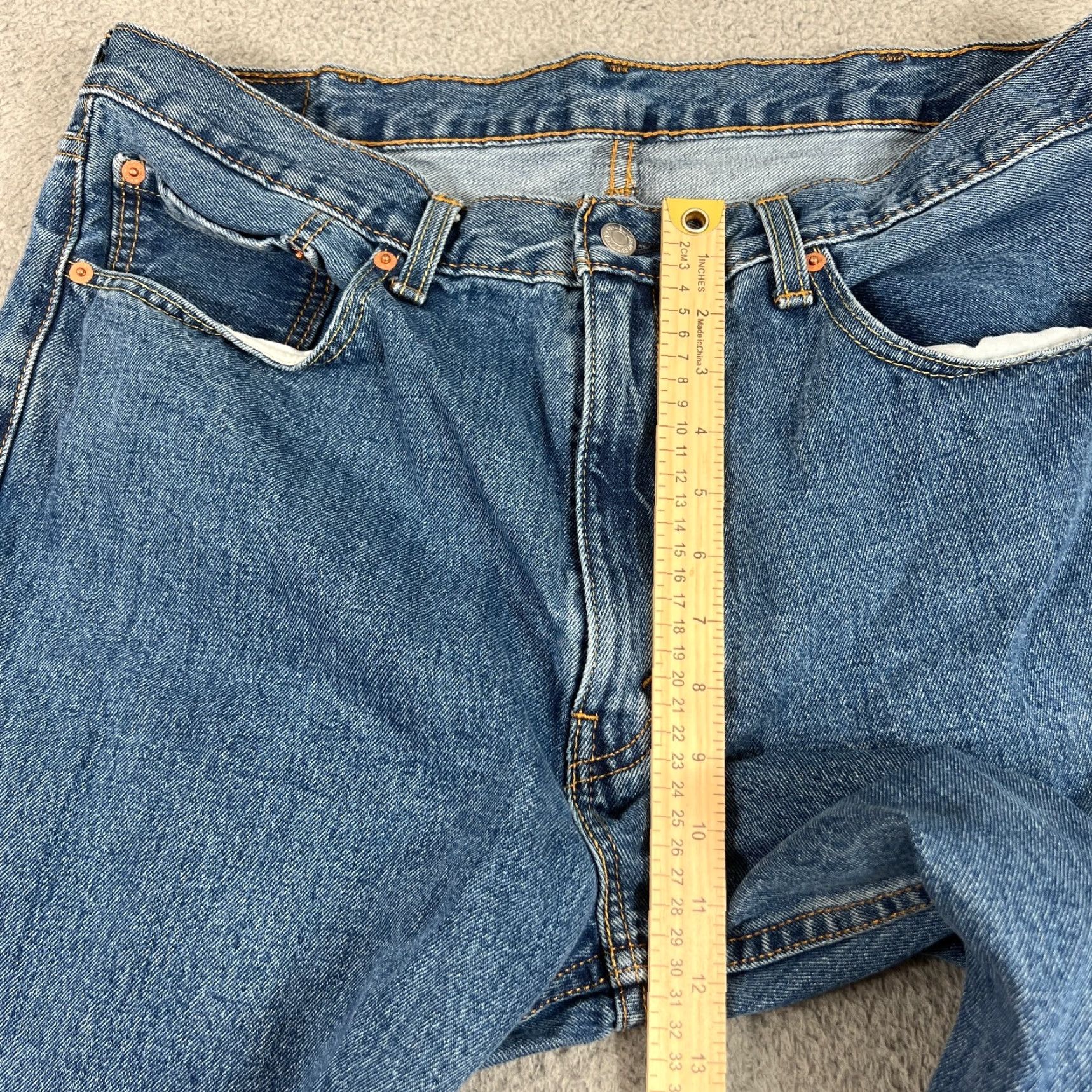 Levi's VINTAGE Levi's Jeans Men 550 Straight Leg 38x32 Dark Blue Denim Relaxed Fit 90s Grunge Mens Size US 38 / EU 54 - 4 Thumbnail