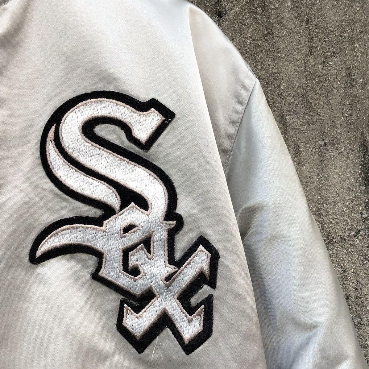 Vintage Vintage Felco MLB Chicago Sox Quilted Satin Bomber Jacket 🇺🇸 Size US L / EU 52-54 / 3 - 5 Thumbnail