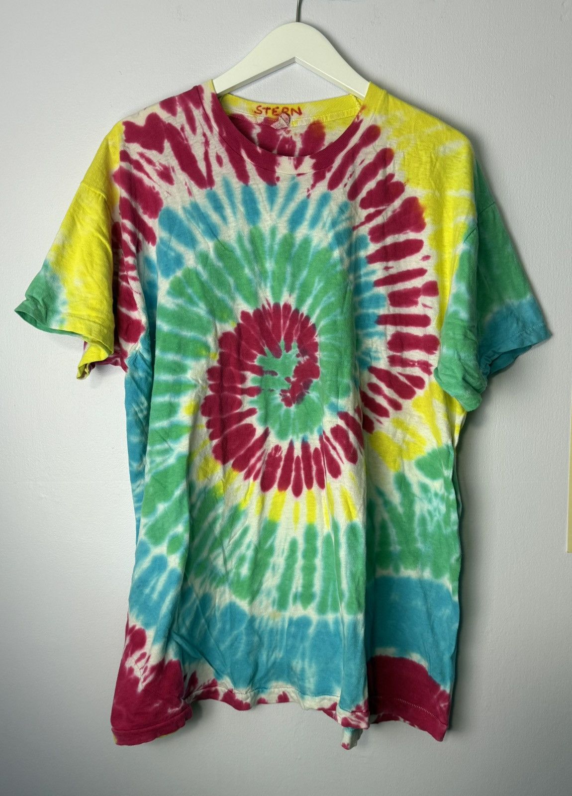 Vintage Vintage 1980s Tye Dye PaperThin Single Stitch Tee Size US XXL / EU 58 / 5 - 1 Thumbnail