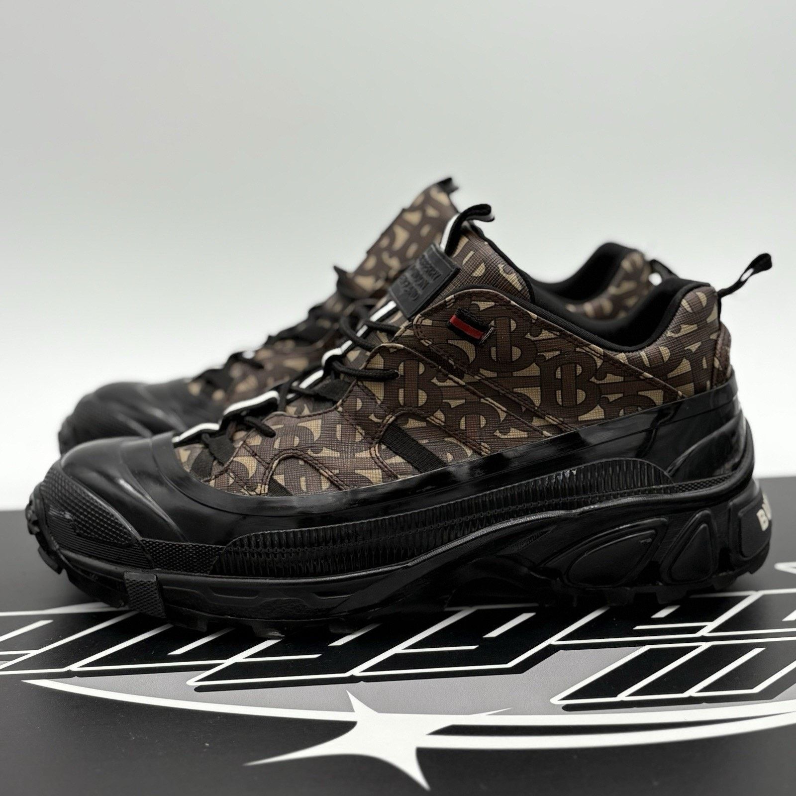 Burberry Burberry Arthur Low-Top ' Monogram Print ' | GOOD CONDITION! Size US 13 / EU 46 - 1 Thumbnail