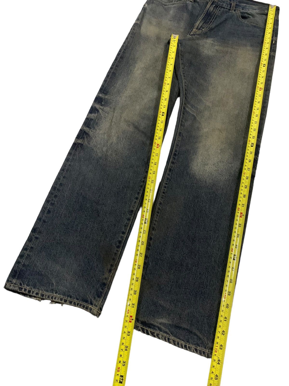 GU × Undercover Vintage Japanese Brand GU Dark Mud Washed Loose Ripped Jeans Size US 33 - 14 Thumbnail