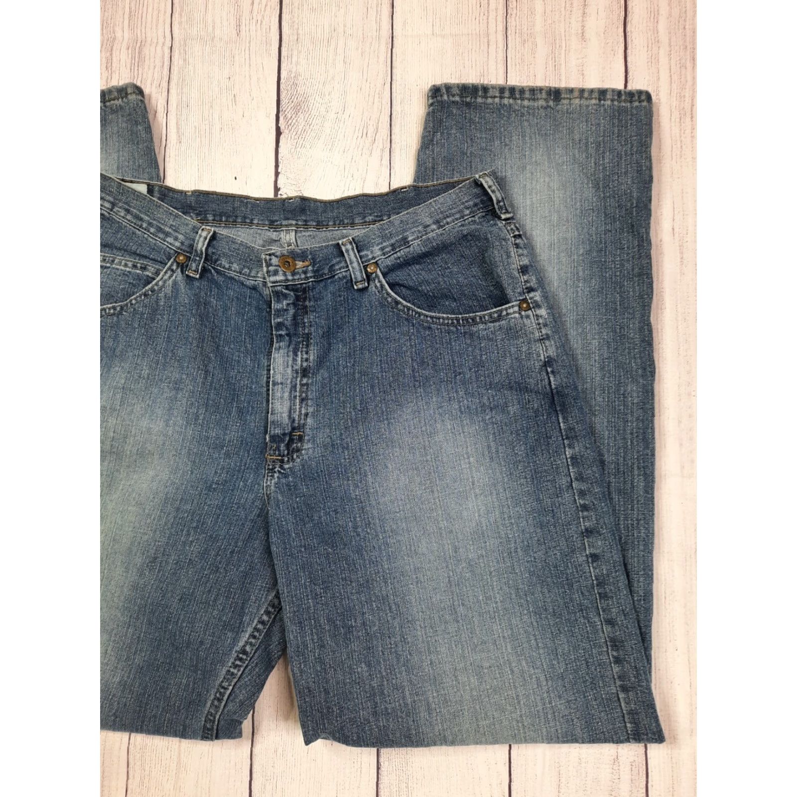 Lee Lee Men’s Dungarees Jeans Light Wash Blue Denim Straight Fit Loose 32 x 33 Regular 33x33 Cotton Blend Zip Pockets Size US 33 - 4 Thumbnail