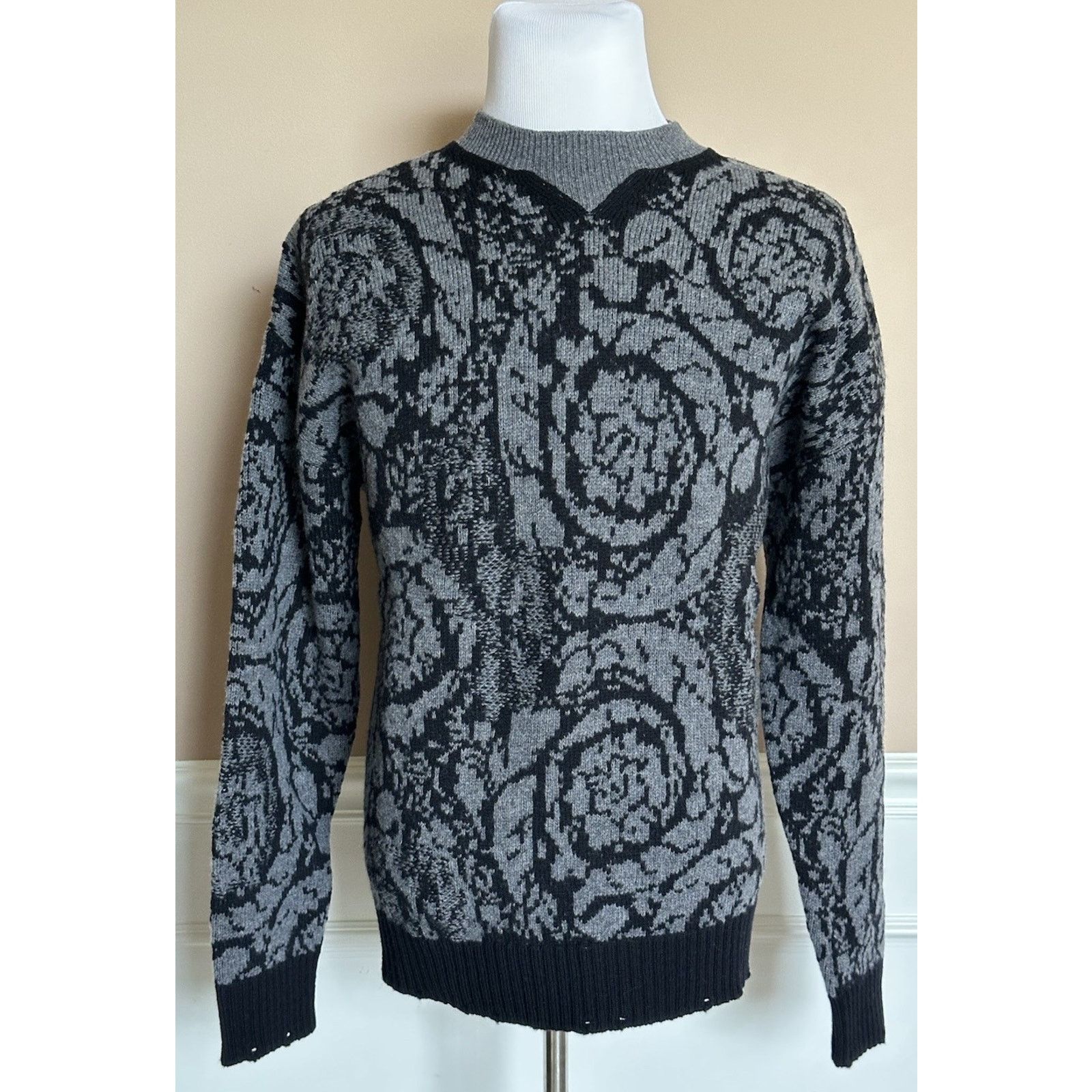 Versace Versace Barocco Wool Knit Sweater Black 40 US 1013400 Size US M / EU 48-50 / 2 - 1 Thumbnail