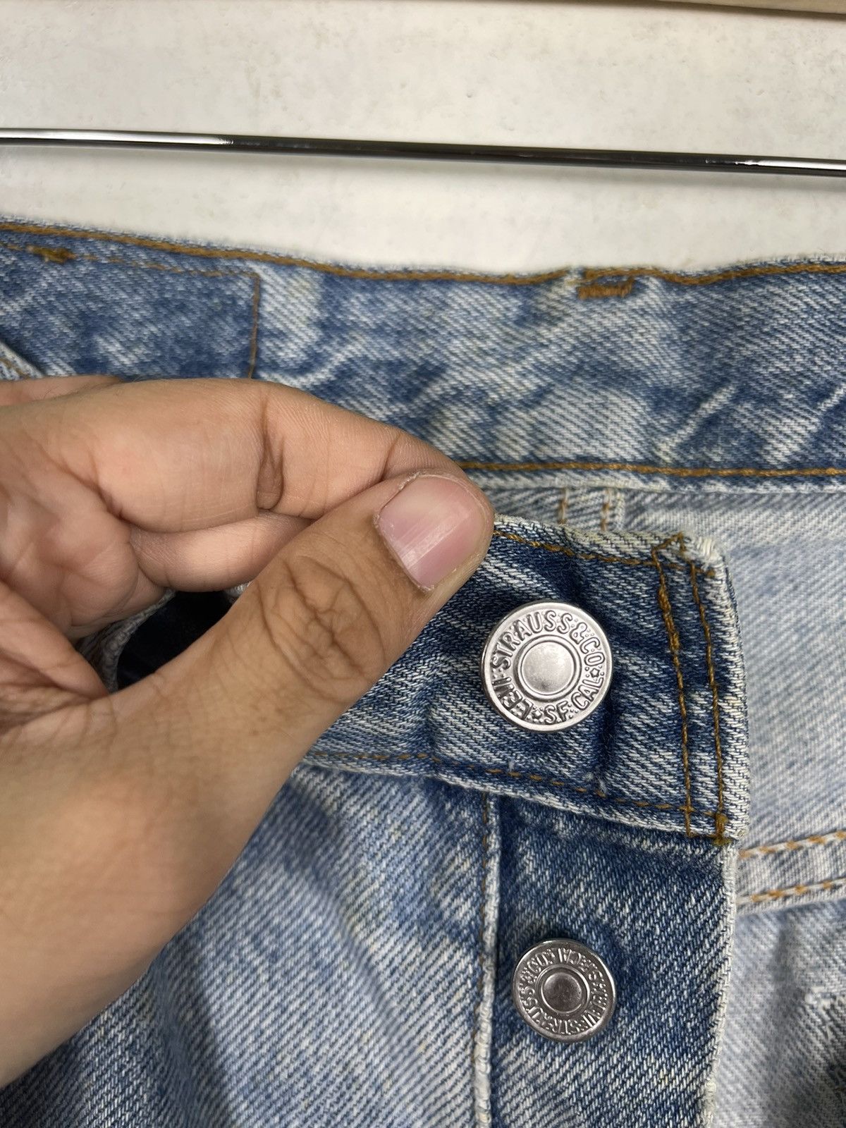 Levi's Levis Kurt Cobain Grunge Ripped Jean Button Fly Size US 30 / EU 46 - 13 Thumbnail