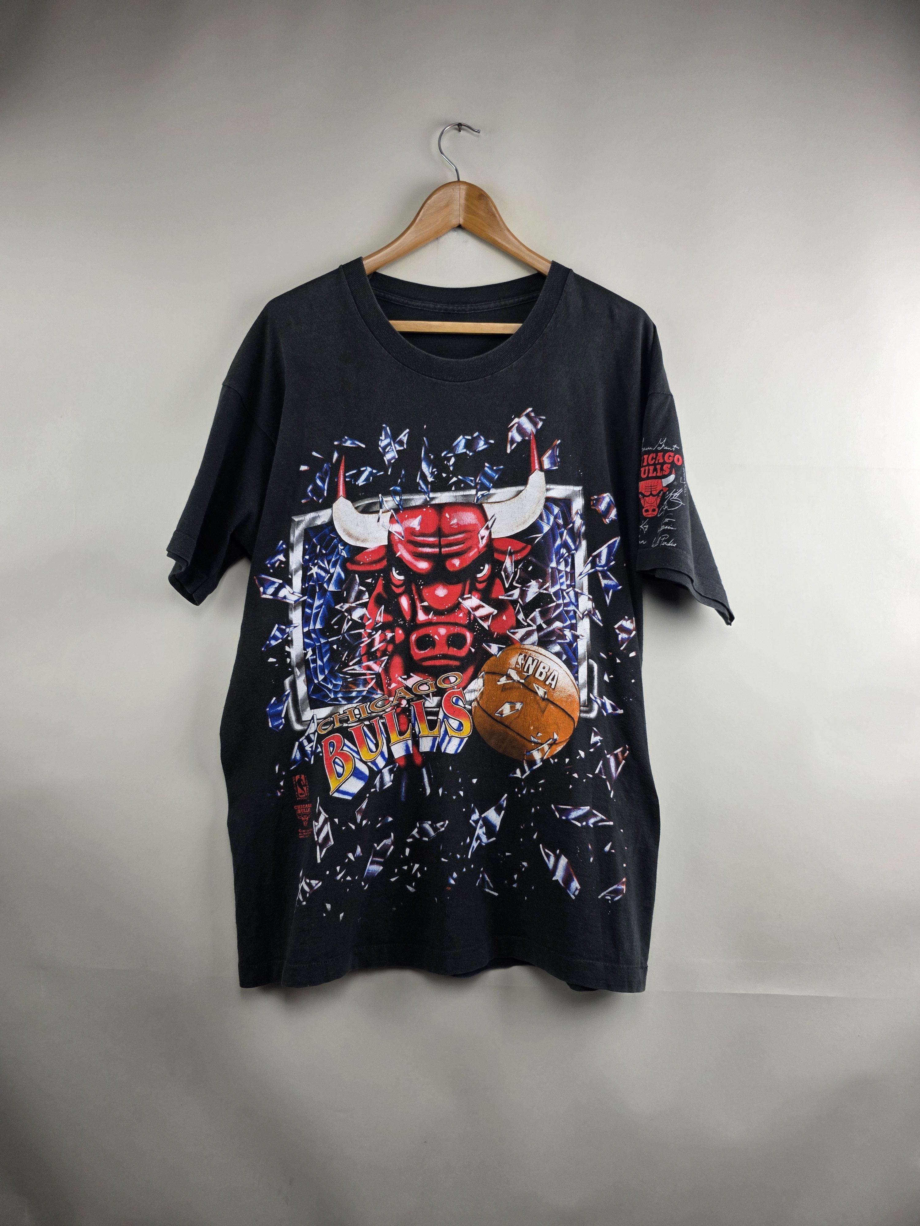 Changes × NBA × Vintage 1992 Chicago Bulls Shattered Glass XL 24" 30" Size US XL / EU 56 / 4 - 1 Thumbnail