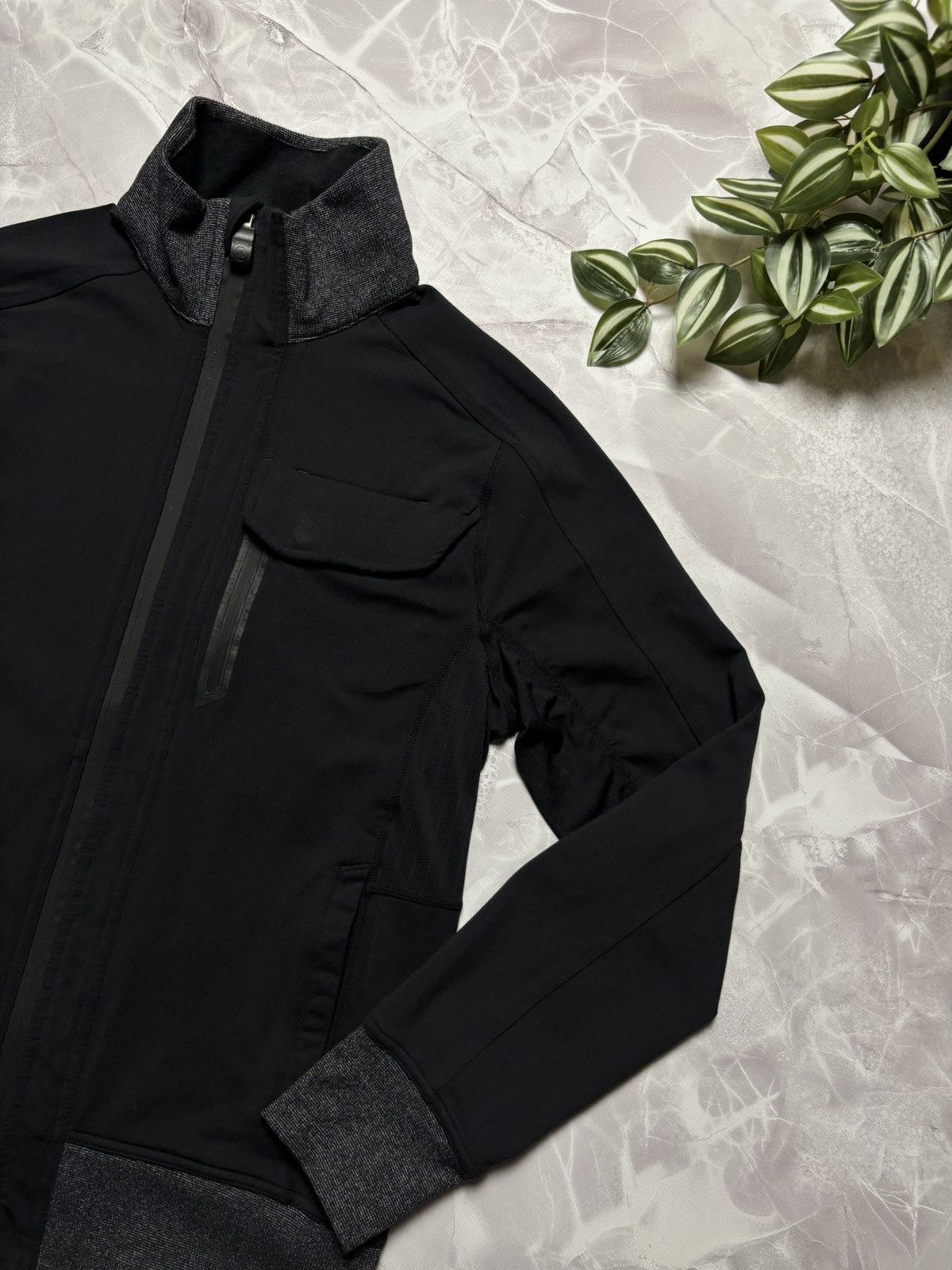 Lululemon Lululemon Luon Vent Tech FZ Jacket Magnetic Pocket Mens M Size US M / EU 48-50 / 2 - 2 Thumbnail