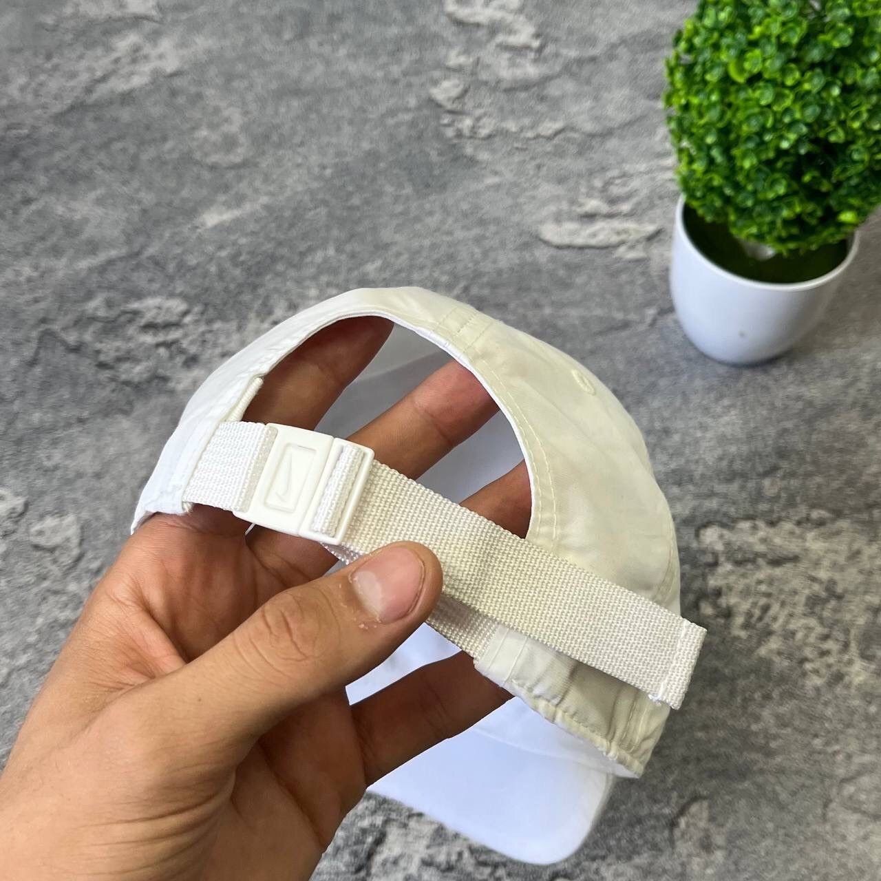 Nike White Nylon Nike Metal Swoosh Baseball Hat Cap Unisex Size ONE SIZE - 9 Thumbnail