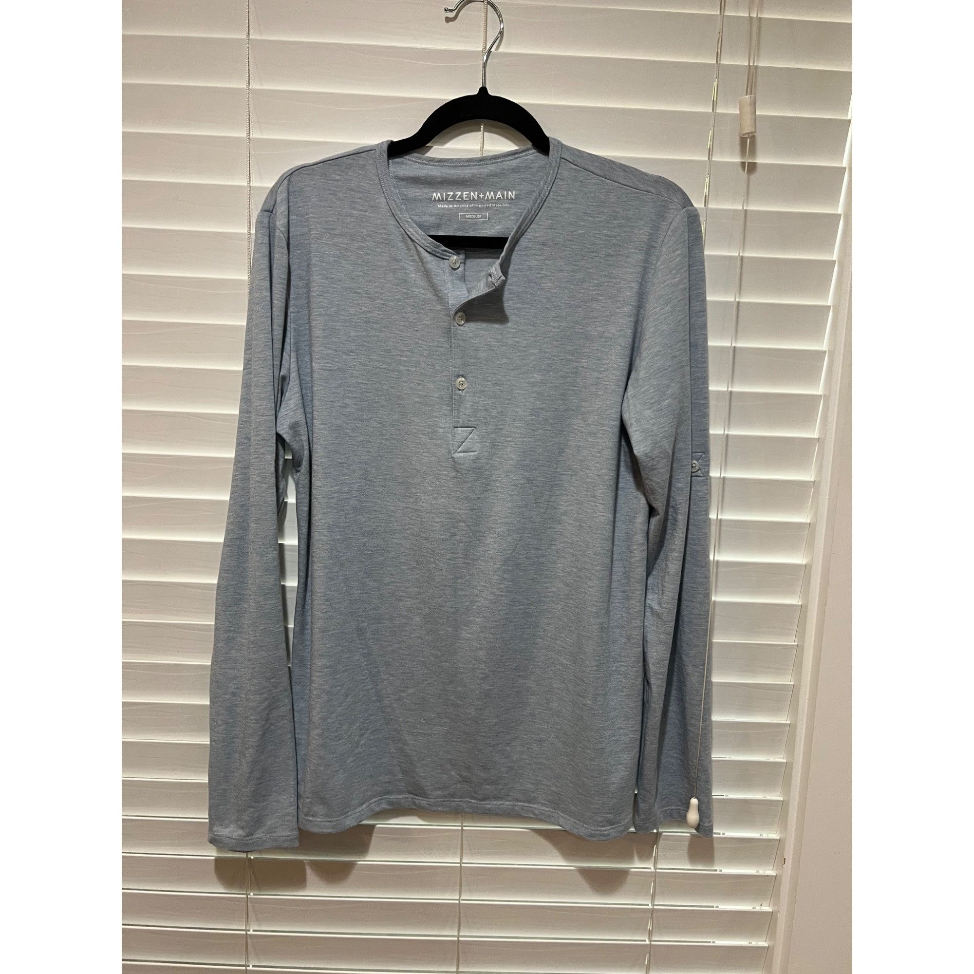 Mizzen+Main Mizzen and Main Long Sleeve Henley Shirt - Size M Size US M / EU 48-50 / 2 - 1 Thumbnail