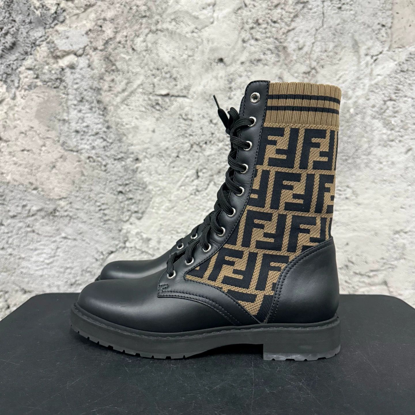 Fendi Fendi Women's 38 boots Size US 7 / IT 37 - 2 Thumbnail