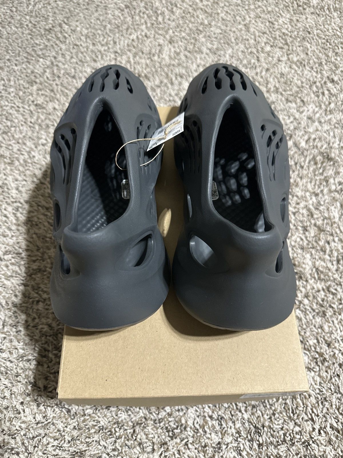 Yeezy Adidas Yeezy Foam RNR Carbon Size US 12 / EU 45 - 5 Thumbnail