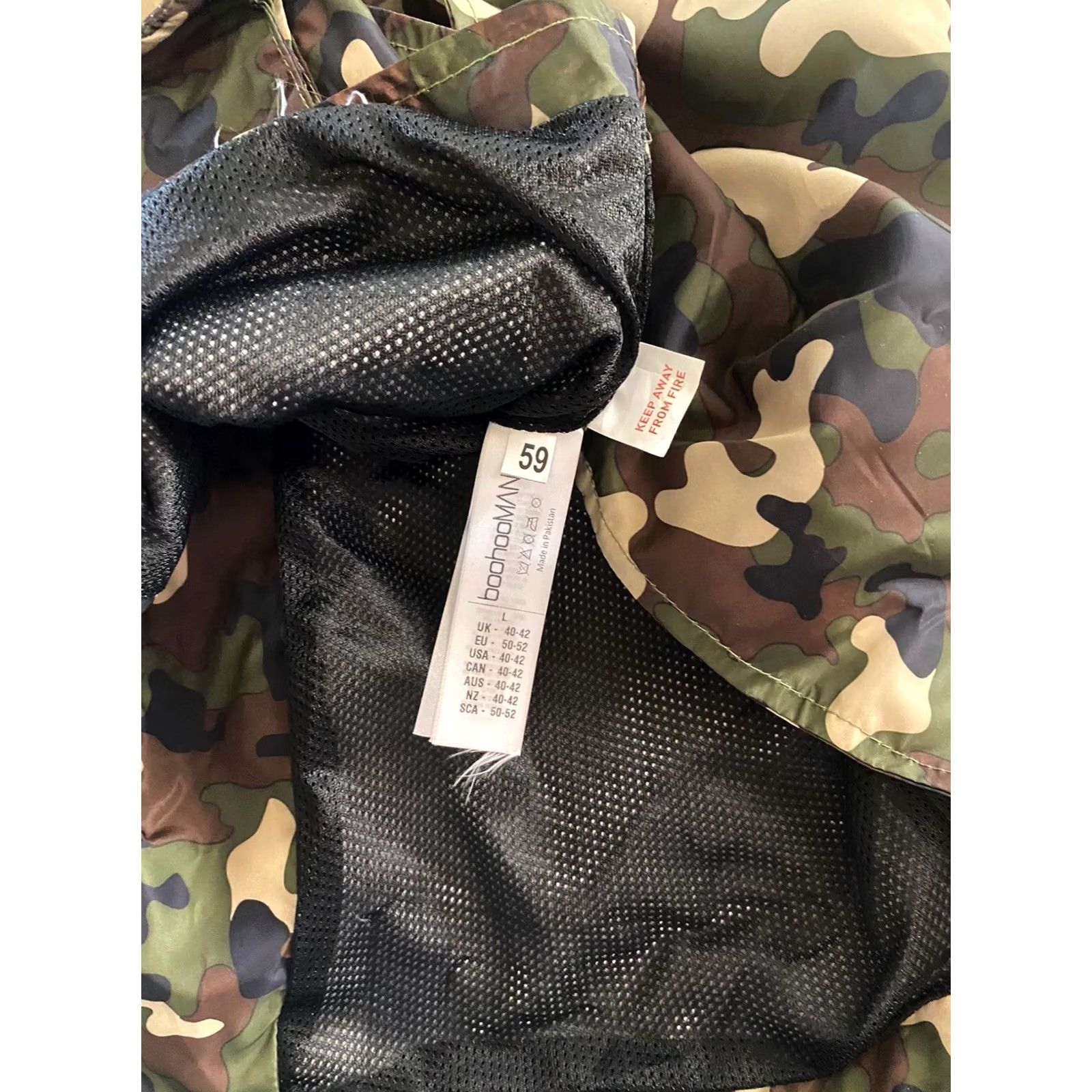 Boohoo Boohoo Man Caoflage Zippered VEST Large L Mens Vest Multicolor 90s Style Size US L / EU 52-54 / 3 - 7 Thumbnail