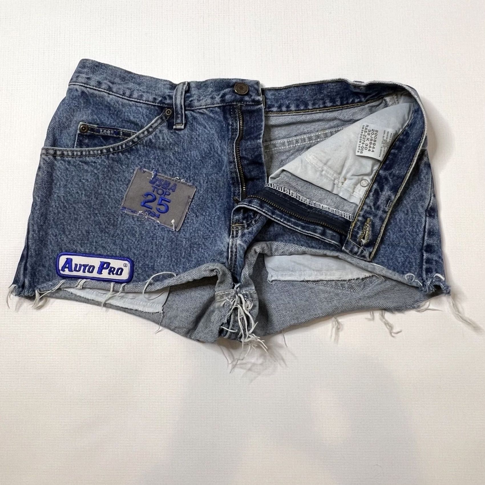 Vintage Womens Lee High Rise Classic Denim Mom Blue Jeans Shorts Size 30 Sublime Patch Size 30" / US 8 / IT 44 - 6 Thumbnail
