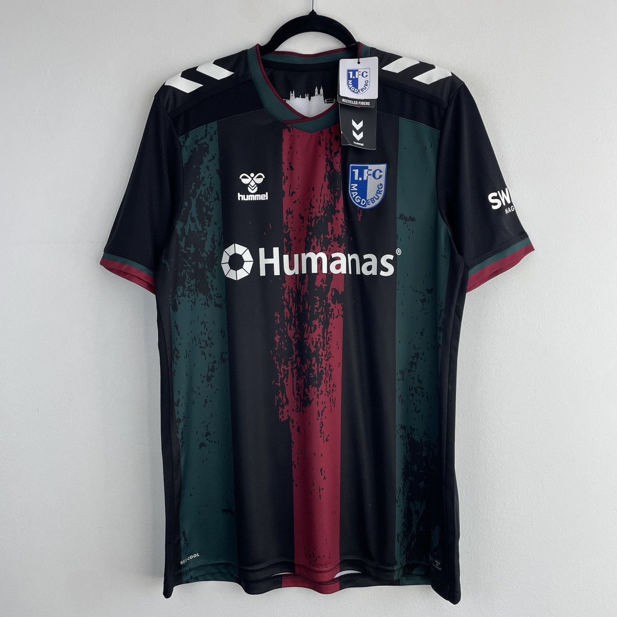 Hummel 1.FC Magdeburg Third Men Jersey Shirt 2024/2025 size M-L Size US M / EU 48-50 / 2 - 1 Thumbnail