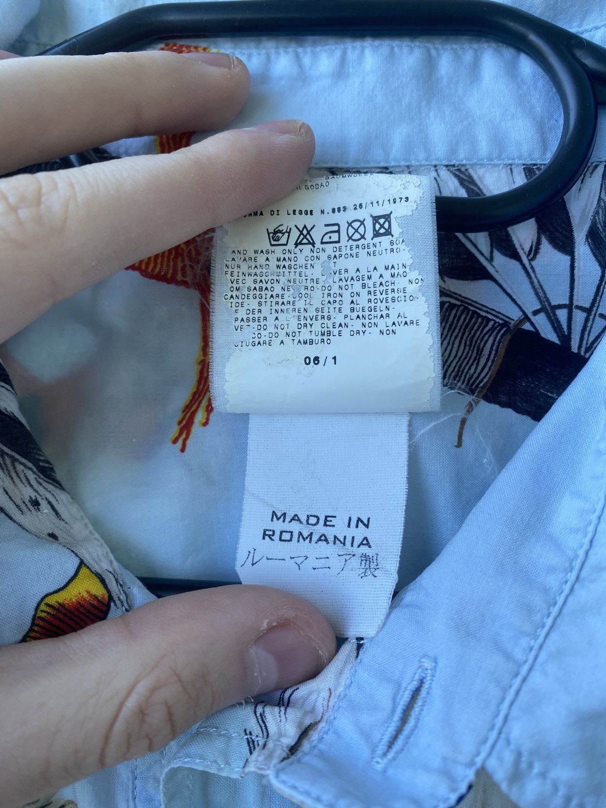 Versace Jeans Couture Versace jeans ultra rare indian shirt button up Size US XXL / EU 58 / 5 - 3 Thumbnail