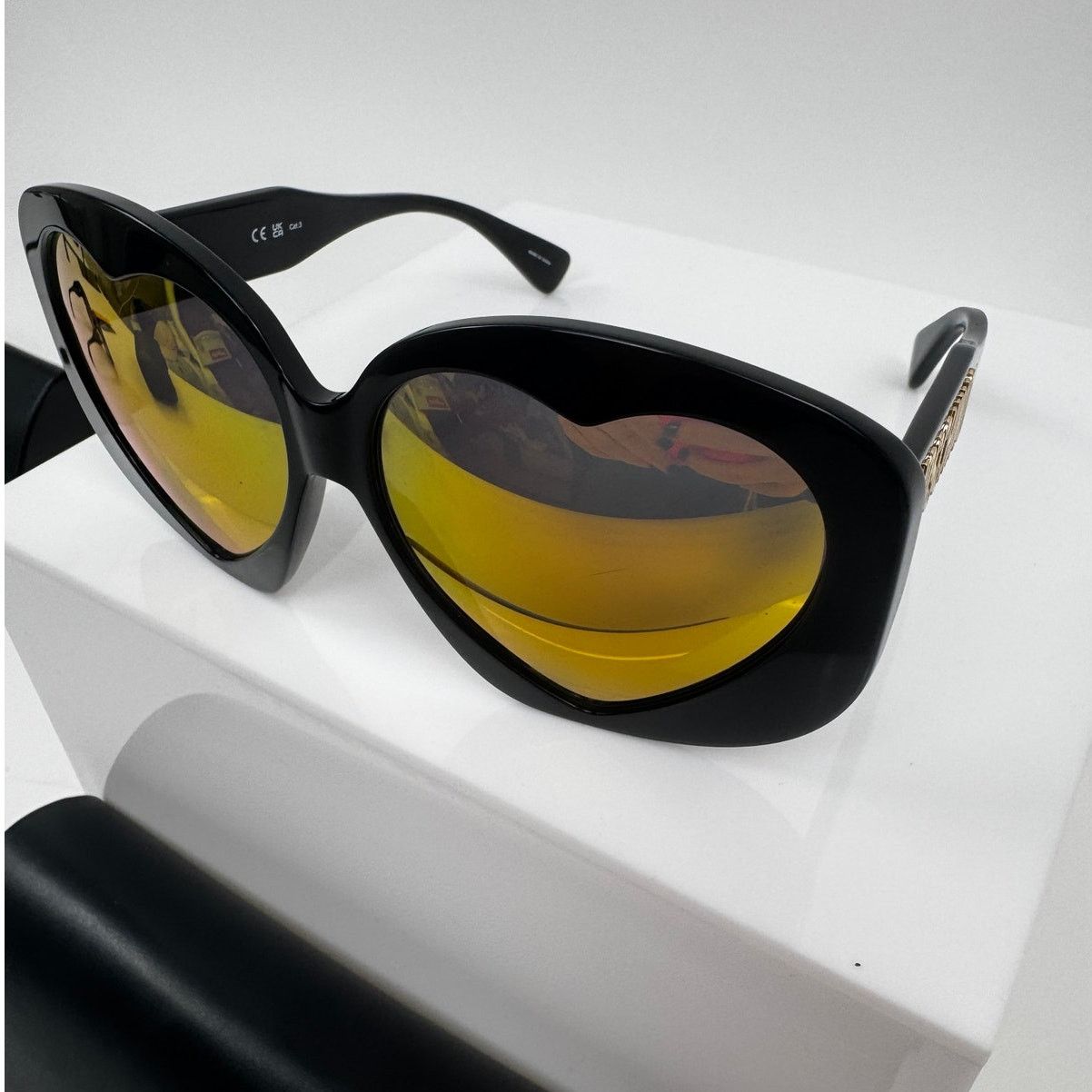 Moschino Moschino Heart Shaped Jet Black Oversized Frame Sunglasses Size ONE SIZE - 2 Thumbnail