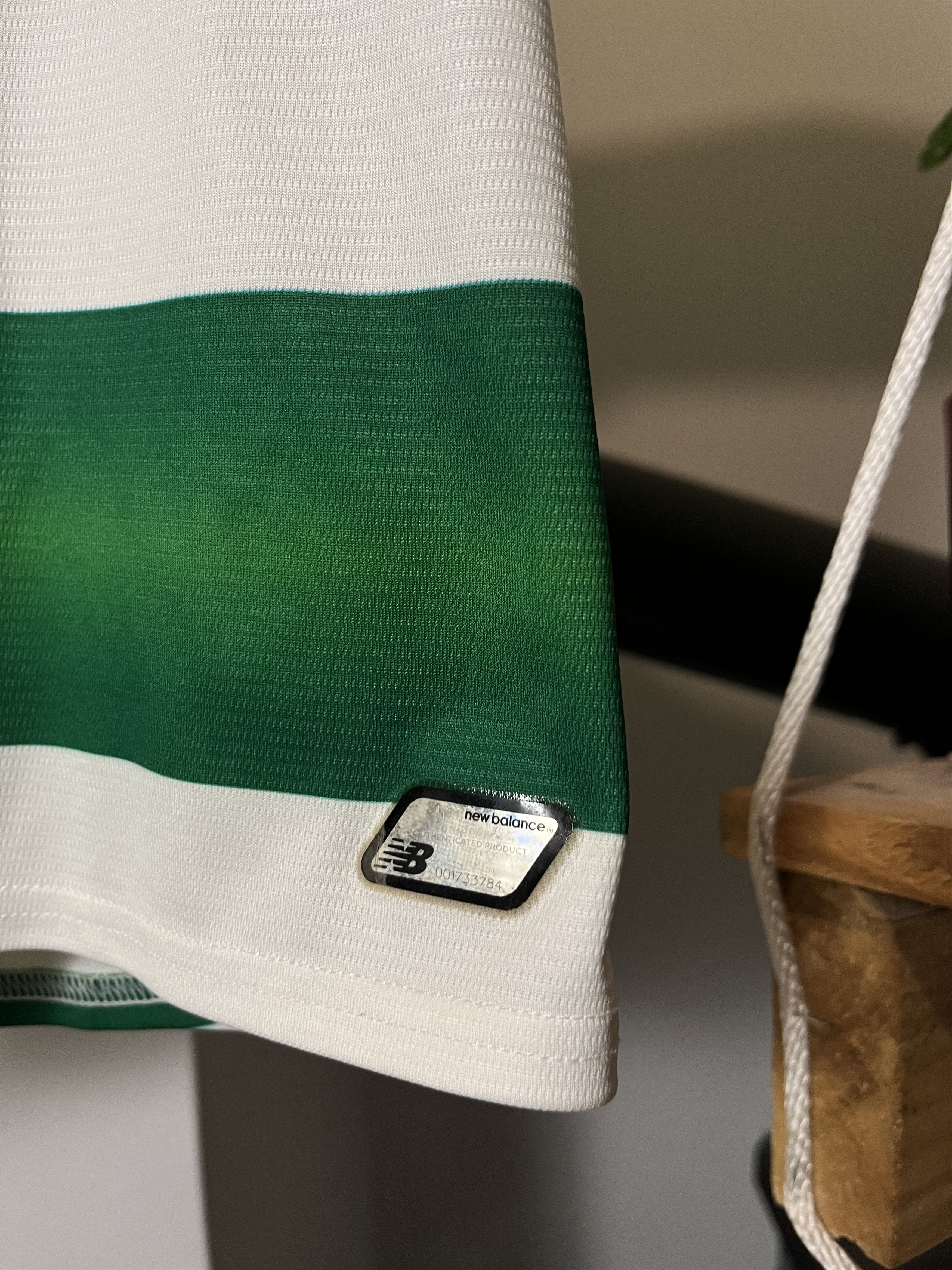 New Balance New Balance Celtic 2016/17 Football Jersey Size US L / EU 52-54 / 3 - 6 Thumbnail