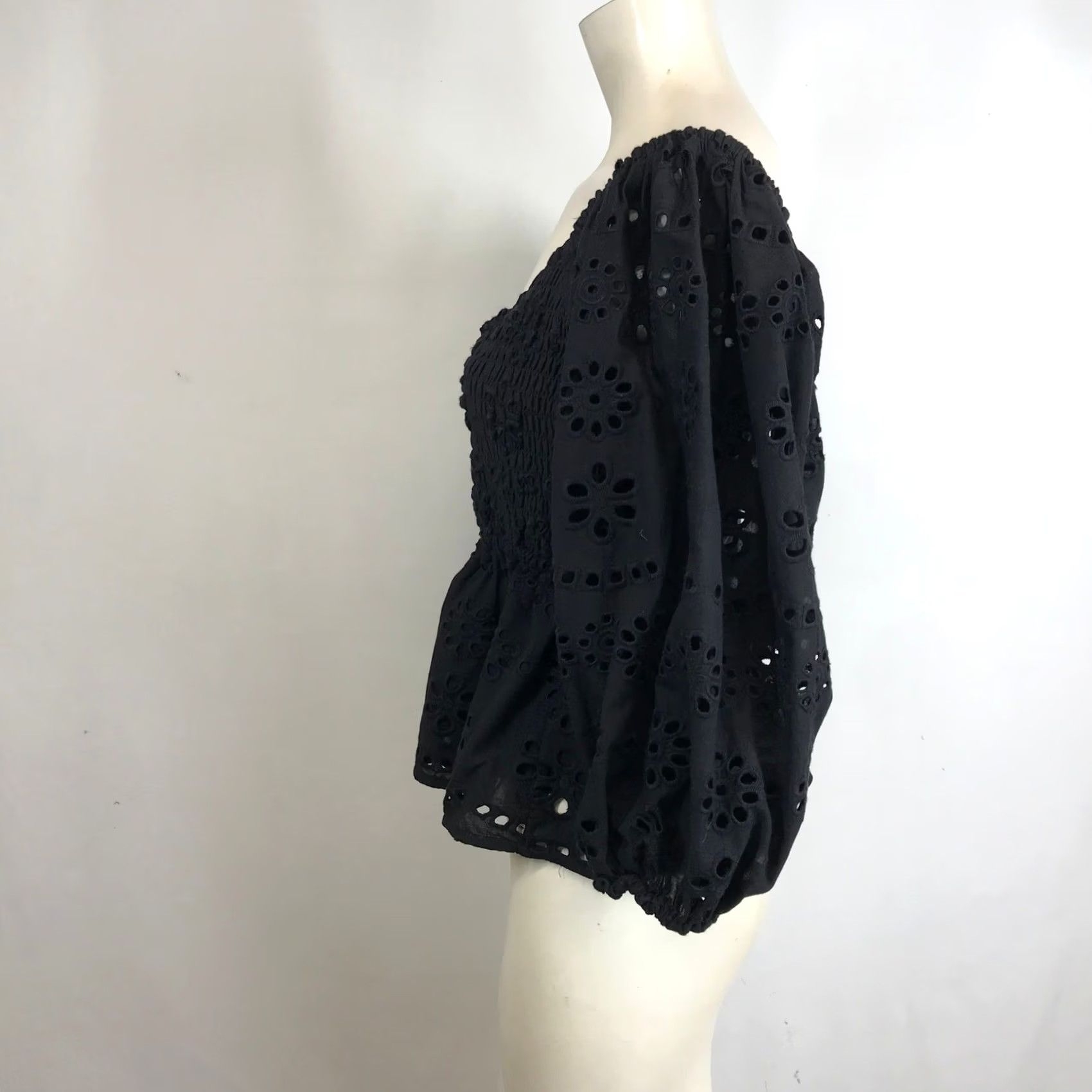 Vintage CHASOR Black Eyelet Smocked Peplum Blouse Puff Sleeve V-Neck Womens S Size S / US 4 / IT 40 - 6 Thumbnail