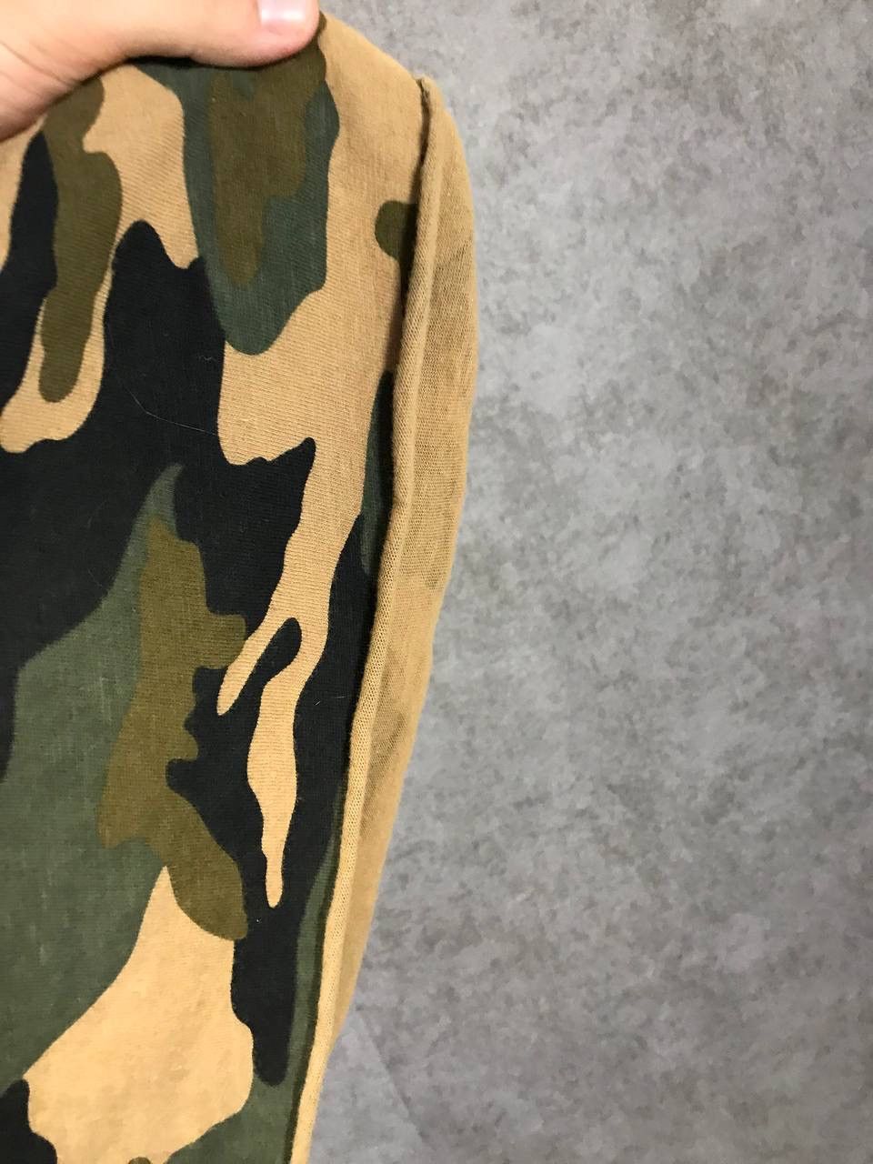 True Religion True Religion japanese v neck camo tee Size US L / EU 52-54 / 3 - 7 Thumbnail