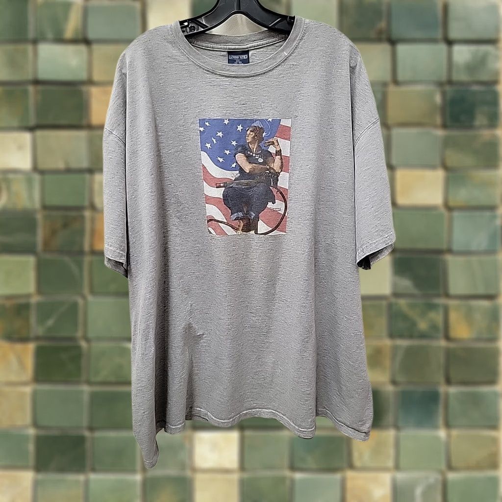 Lands' End VINTAGE Lands' End Men T-Shirt Grey Rosie The Riveter Graphic 2XL Crew Neck Short Sleeve USA USA 1949 Distressed Size US XXL / EU 58 / 5 - 1 Thumbnail