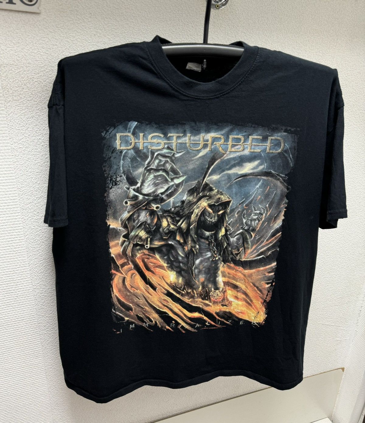 Band Tees Disturbed vintage big logo t-shirt 2XL XXL 2015 Size US XXL / EU 58 / 5 - 2 Thumbnail