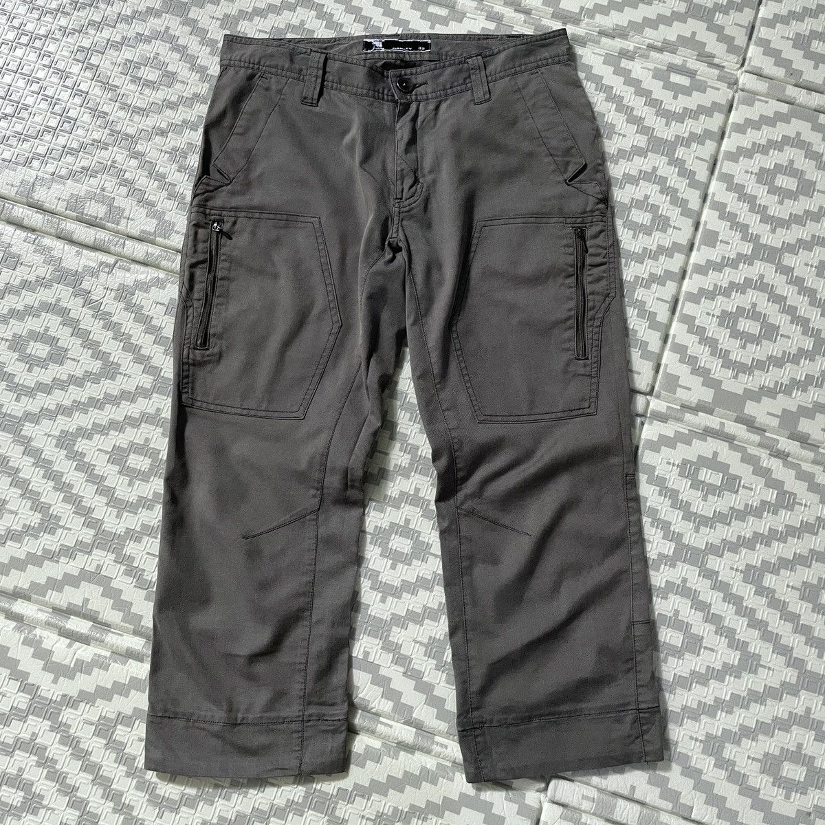 Oakley 🔥Oakley skull logo pocket cropped pants Size US 32 / EU 48 - 2 Thumbnail