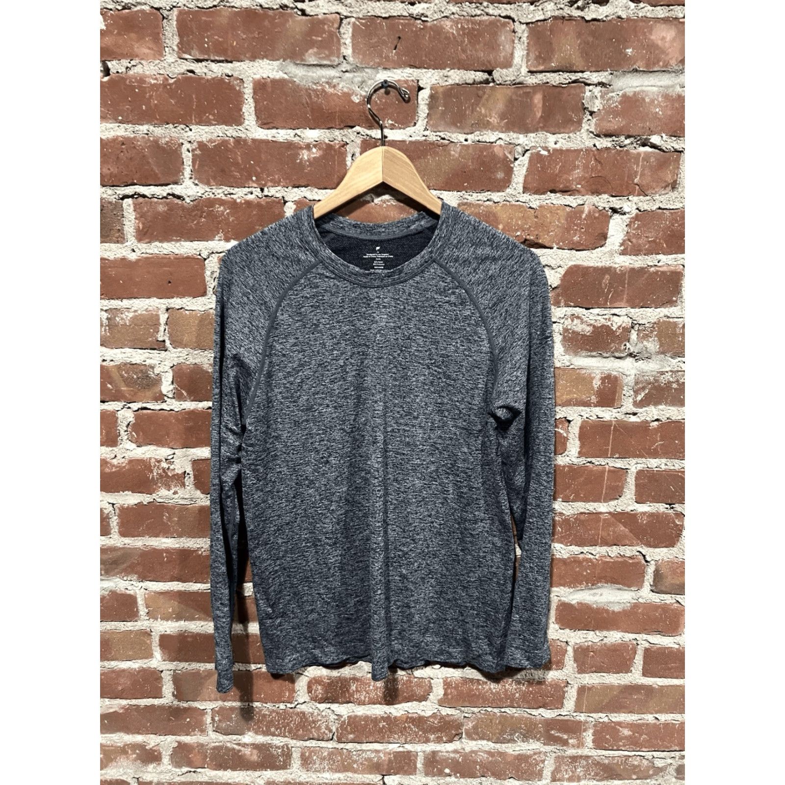 Fabletics Fabletics Mens T-Shirt Gray Athletic Pullover Long Sleeve Shirt Size M Regular Size US M / EU 48-50 / 2 - 2 Thumbnail