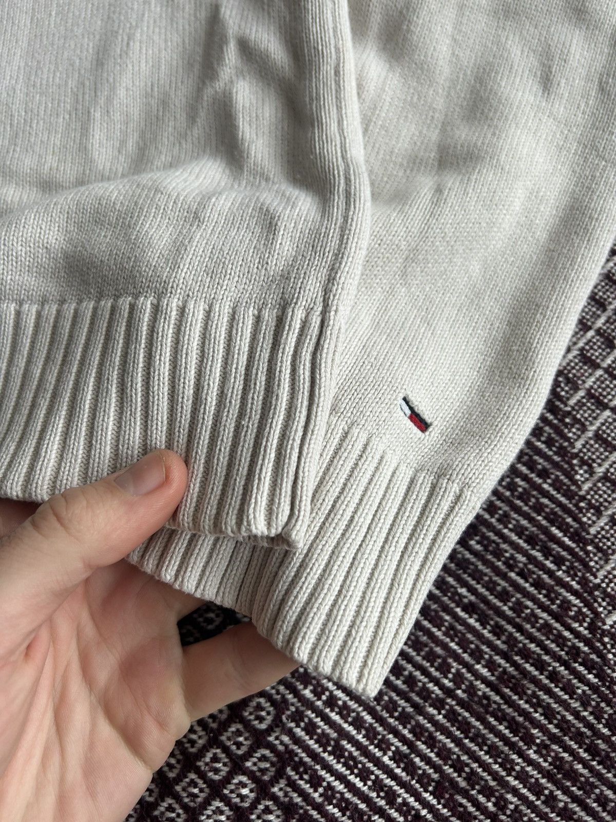 Tommy Hilfiger Vintage Tommy Hilfiger Denim Big Logo Heavy Sweater Size XL Size US XL / EU 56 / 4 - 5 Thumbnail