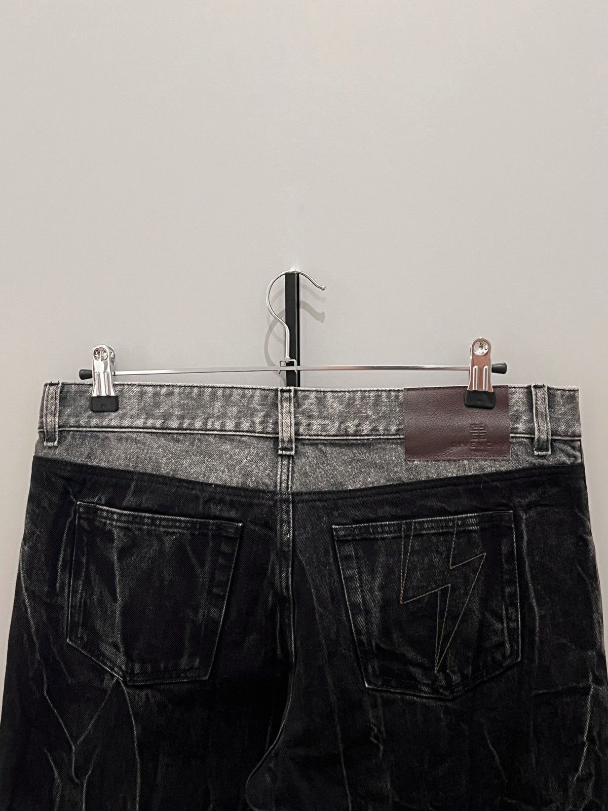 Givenchy Givenchy Jeans Lightning Rare Stone Wash Denim Size US 33 - 3 Thumbnail