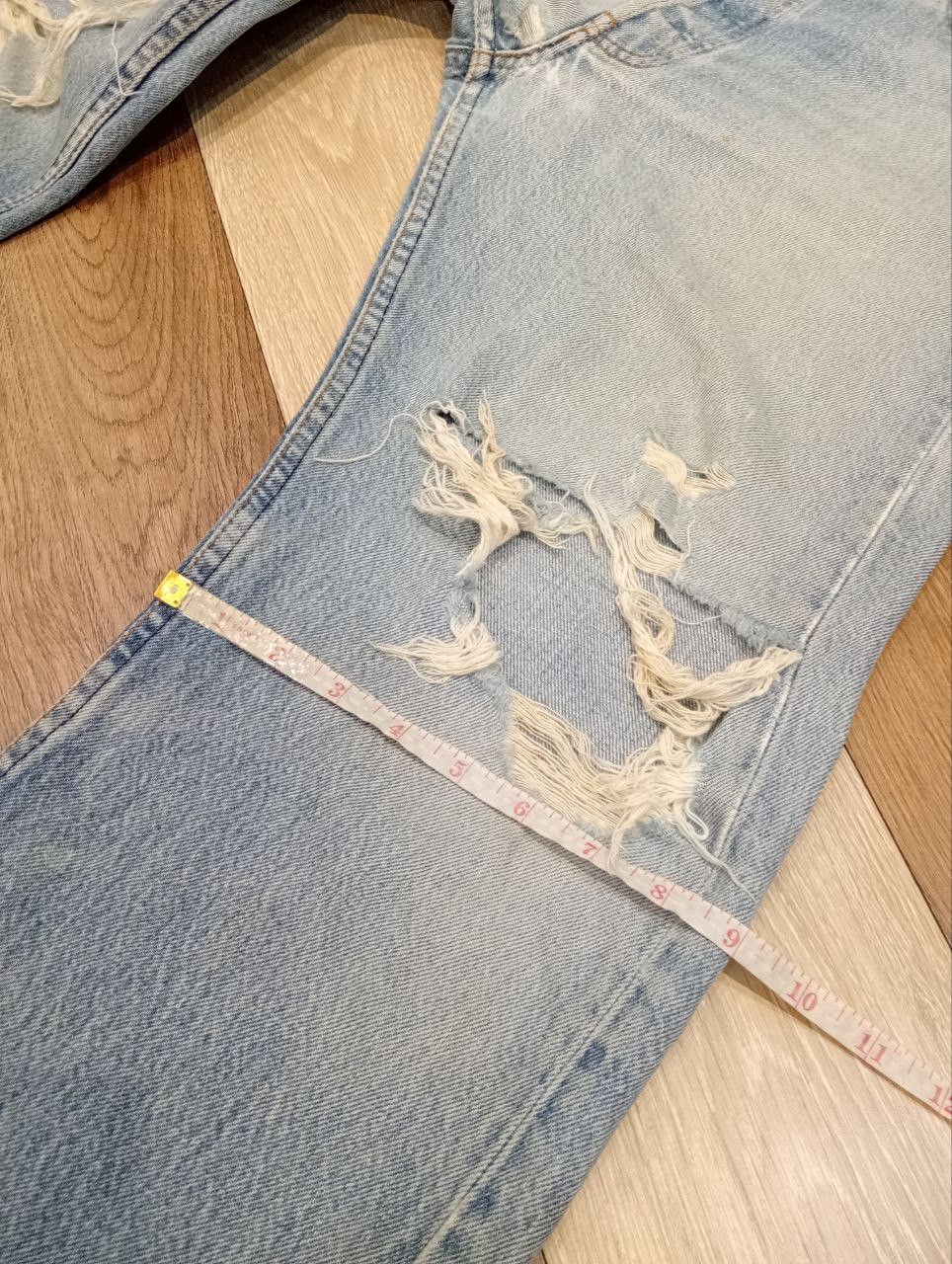 Levi's Vintage Clothing VINTAGE LEVI'S 501 BLUE DISTRESSED DENIM JEANS Size US 36 / EU 52 - 23 Thumbnail