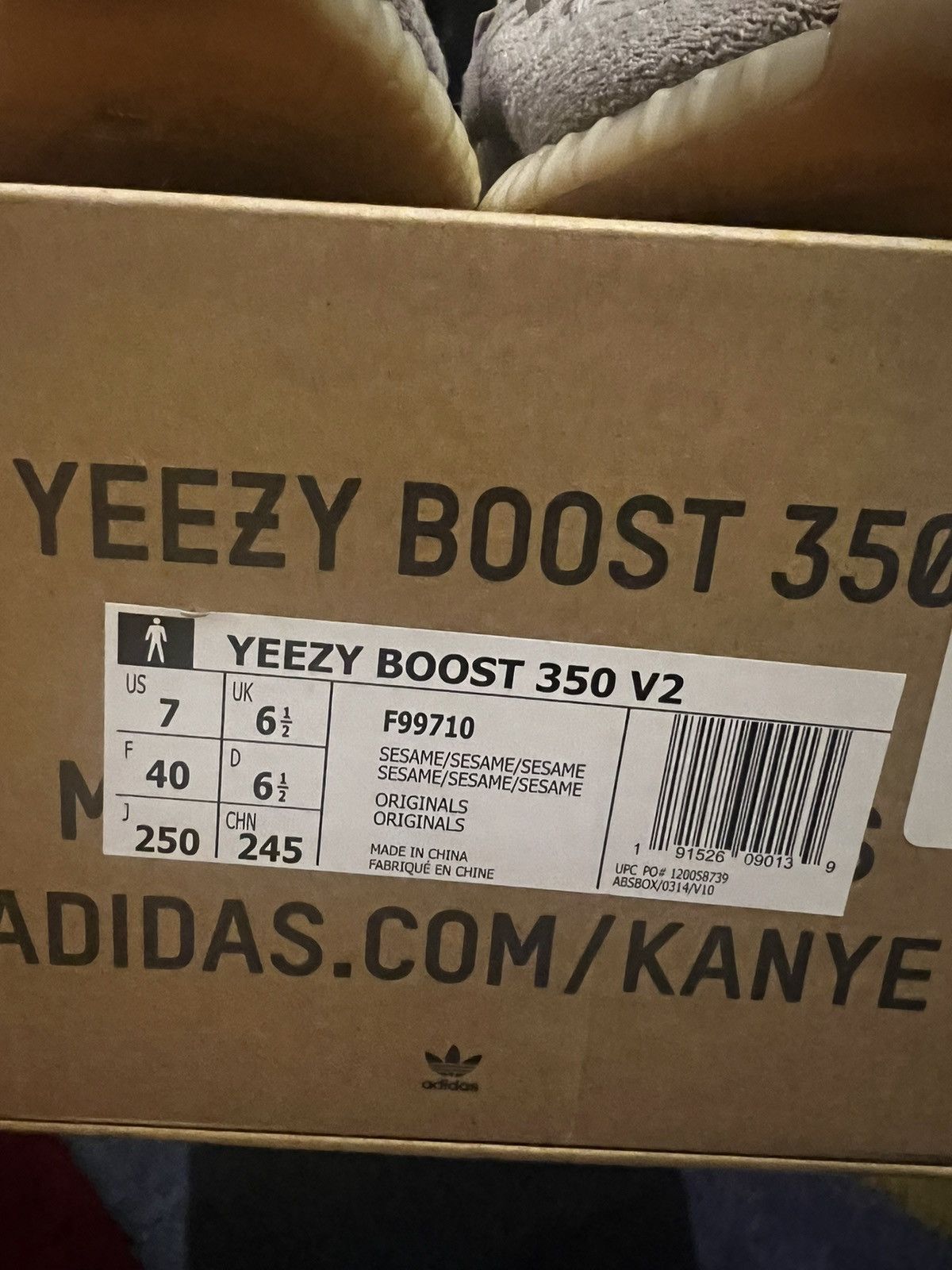 Yeezy Gently used Yeezy Boost 350 V2 Size US 7 / EU 40 - 3 Thumbnail